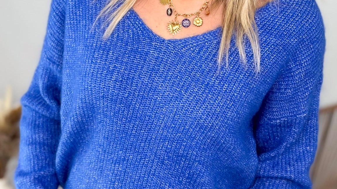 Bleu Roi, Camel ou Blanc : Quelle couleur choisir pour illuminer son teint cet hiver ?