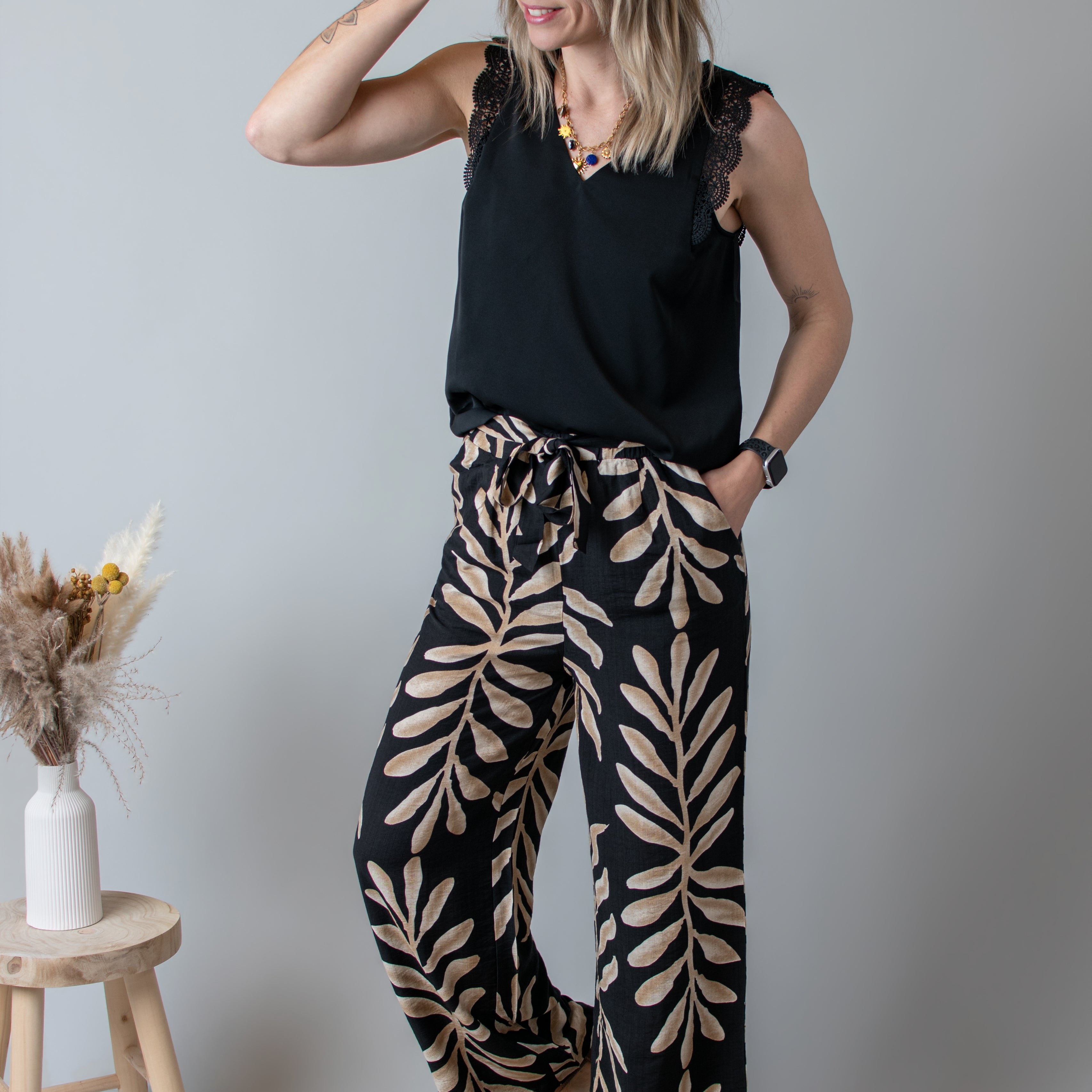 Pantalon fluide noir et beige femme