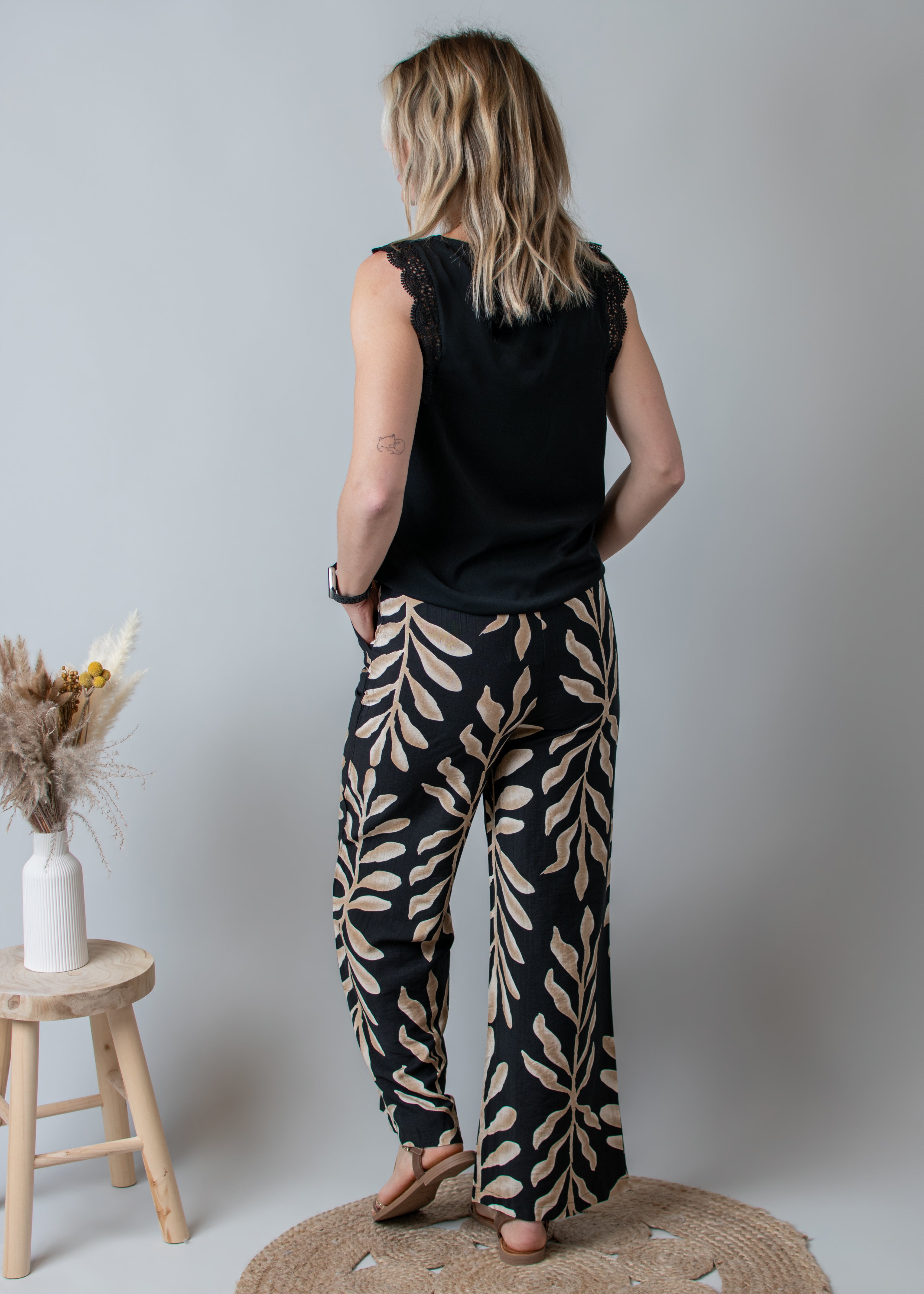 Pantalon fluide noir et beige femme