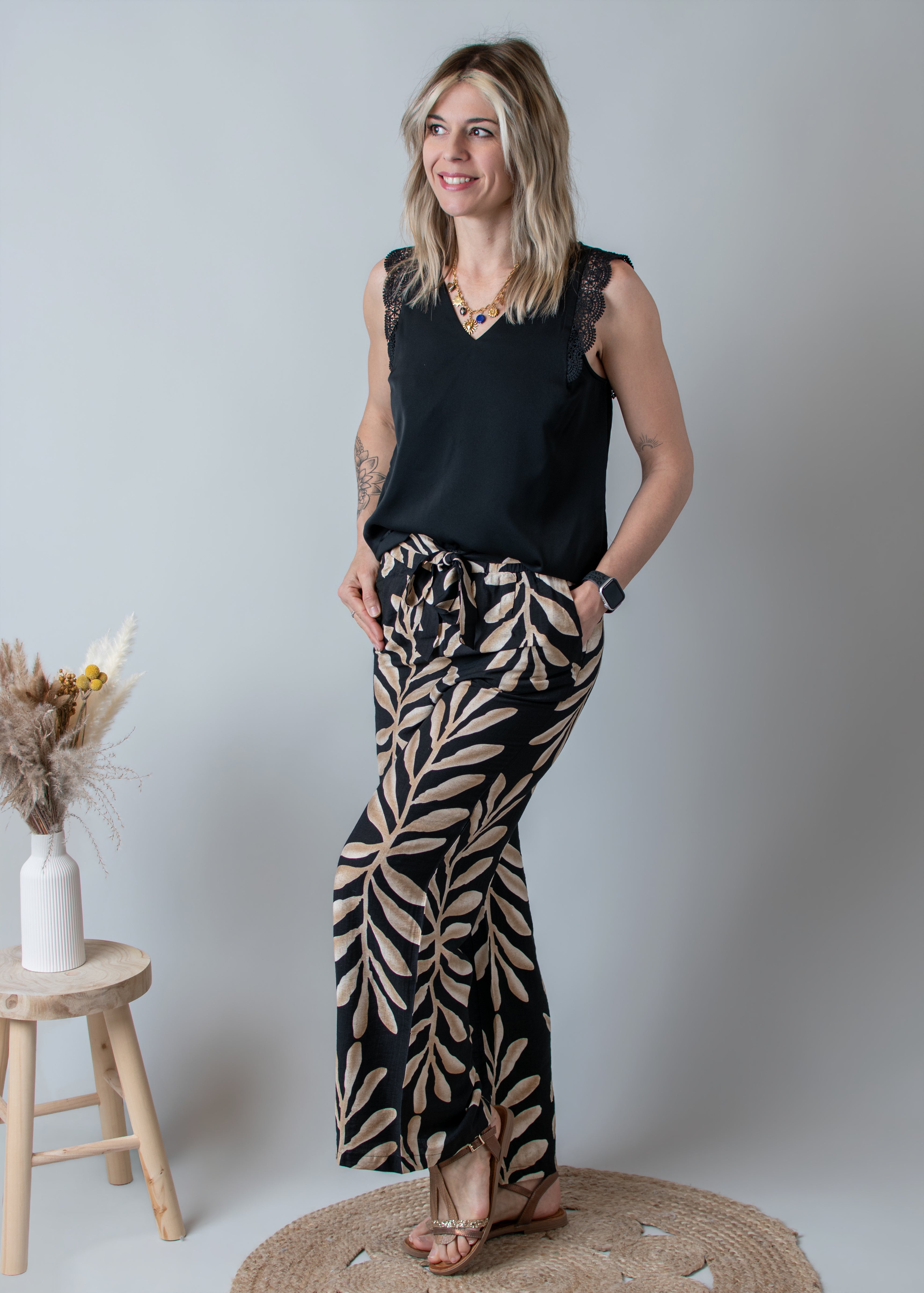 Pantalon fluide noir et beige femme