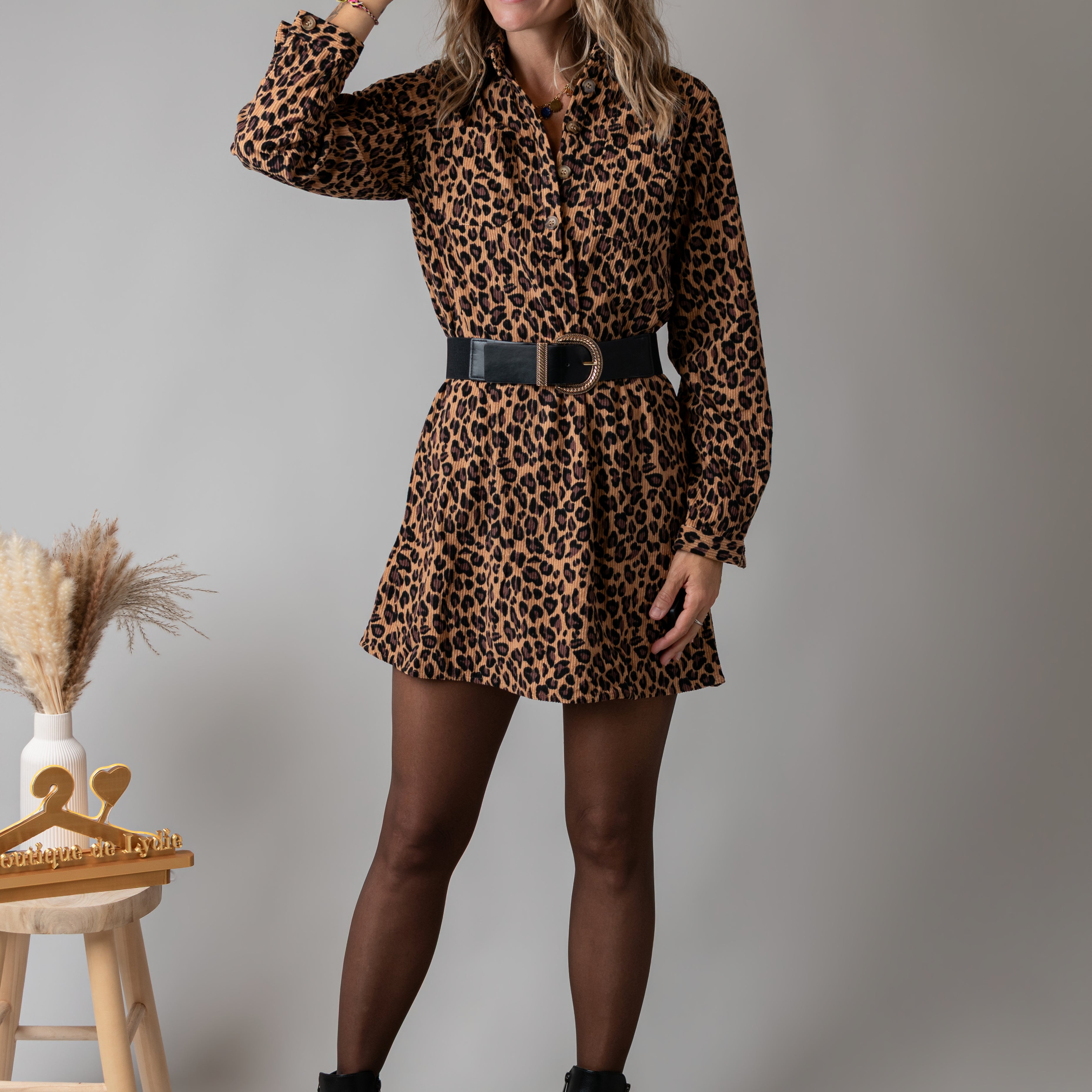 Robe chemise droite velours côtelé léopard