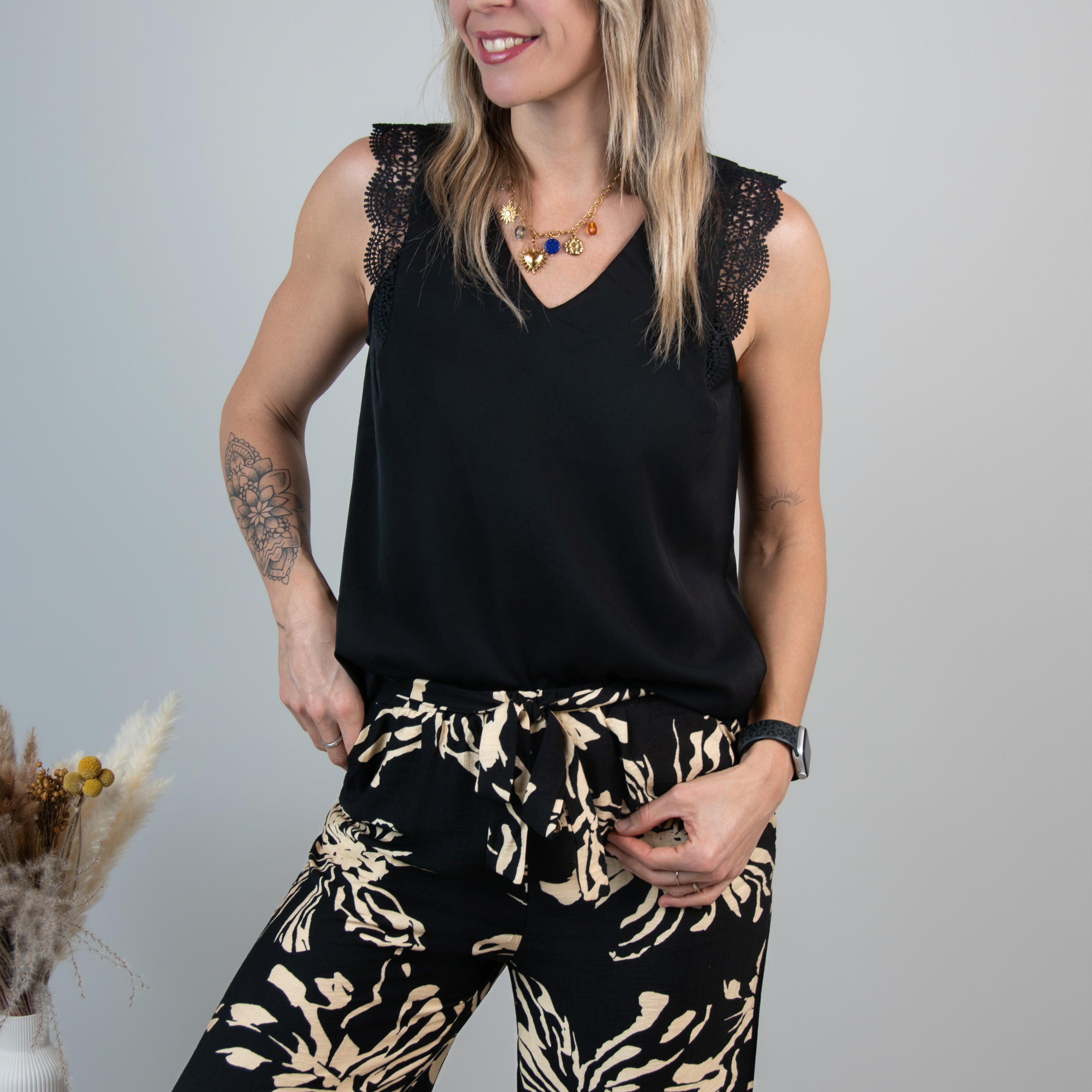 Blouse Noire dentelle femme