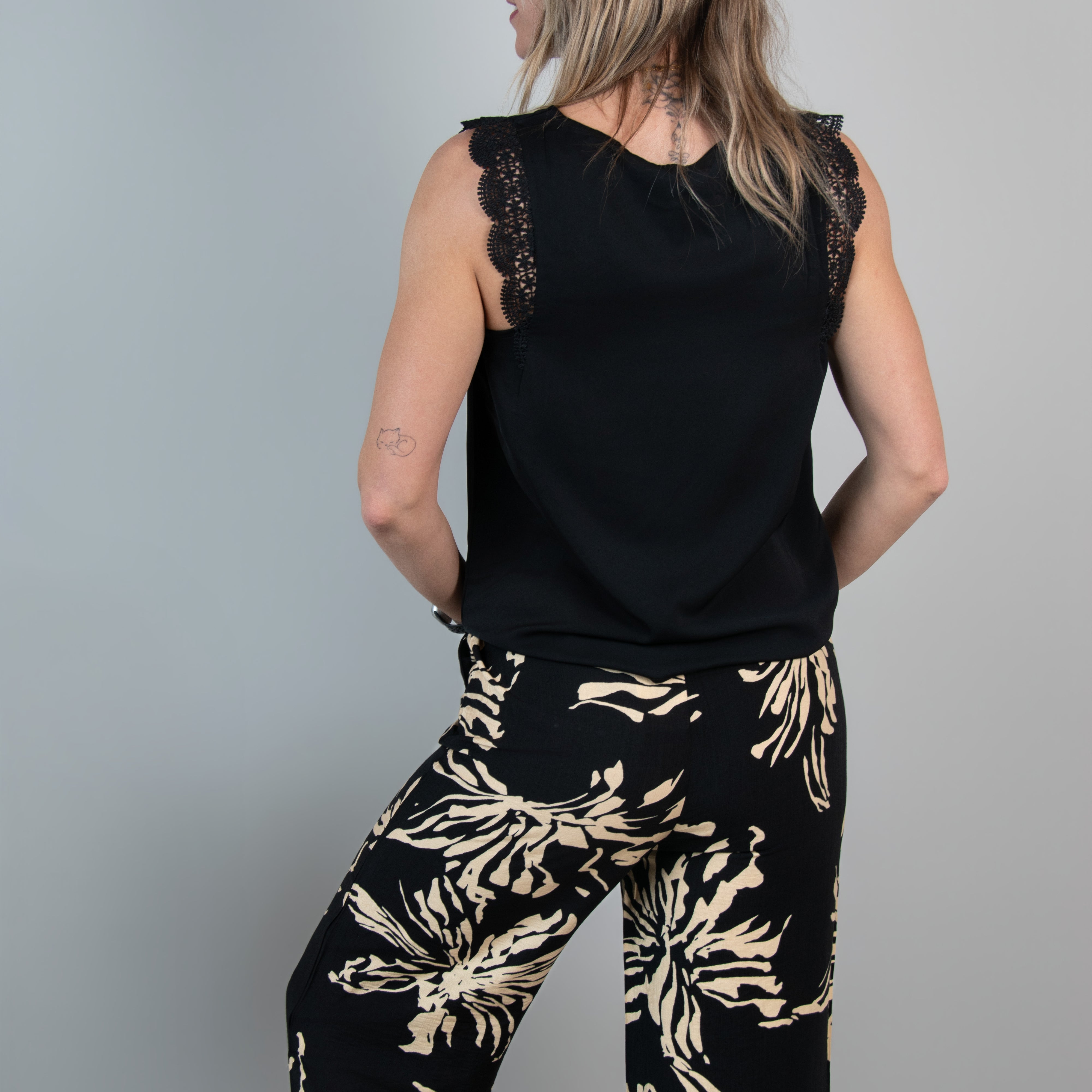 Blouse Noire dentelle femme