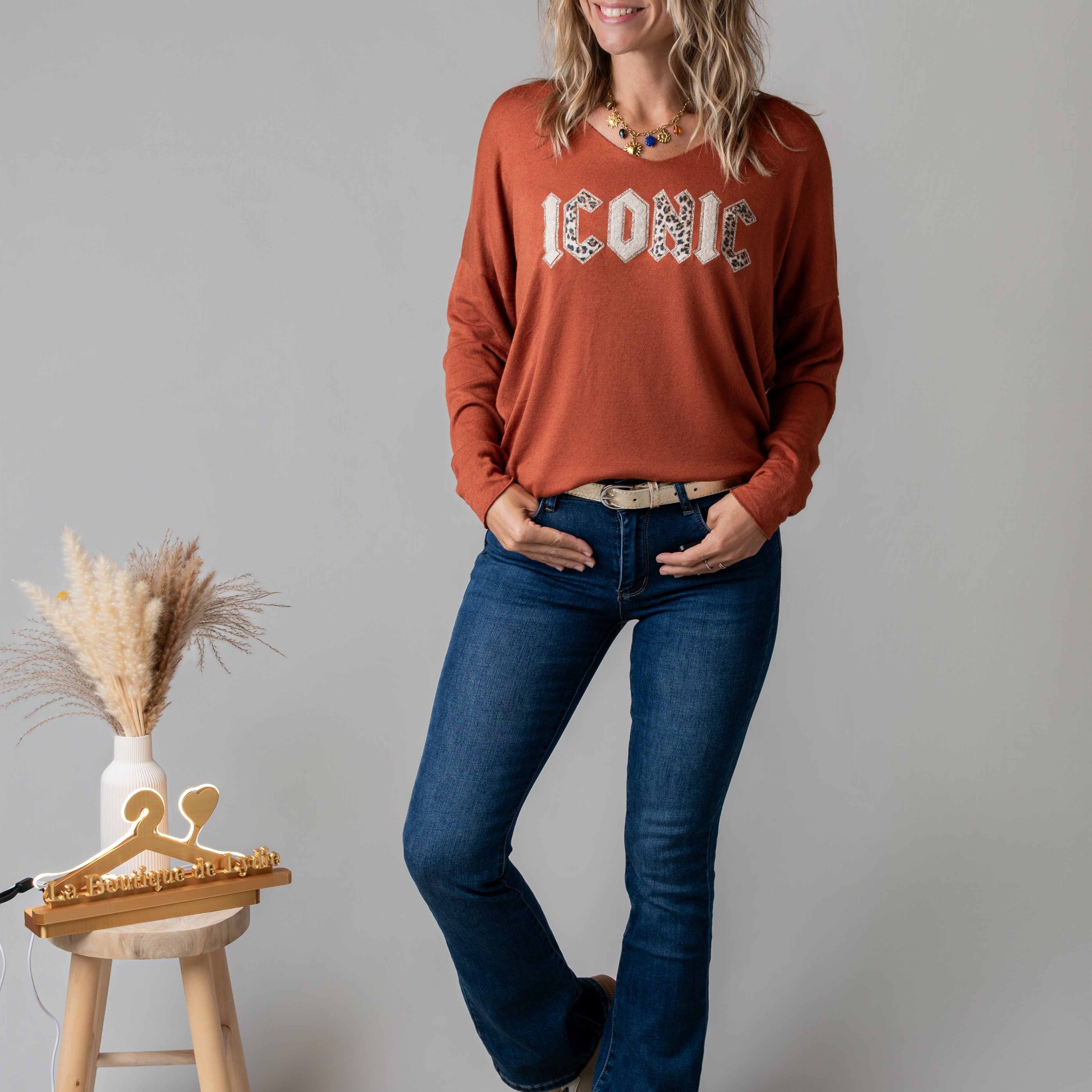 Pull fin col V terracotta Iconic
