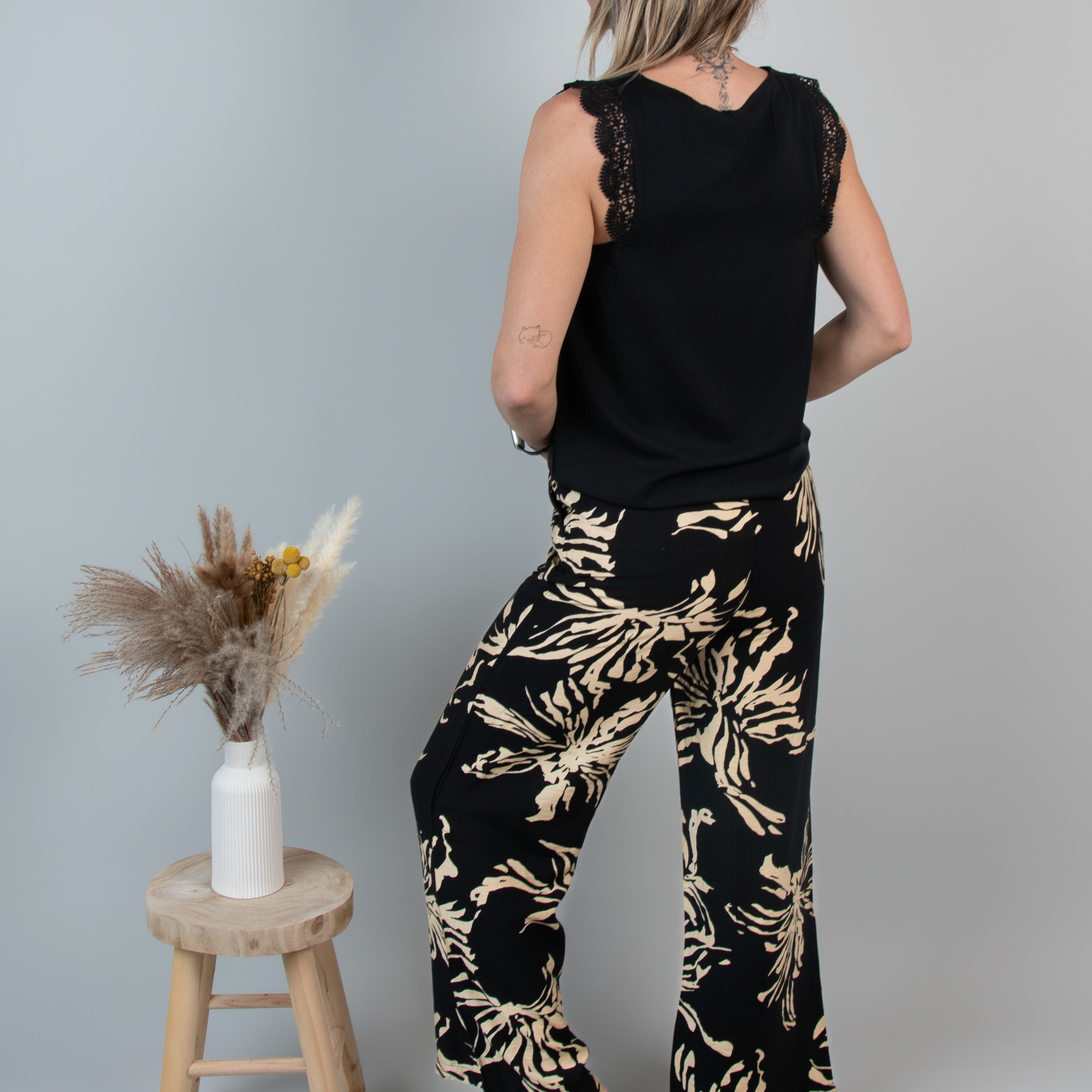 Pantalon fluide large noir et beige femme