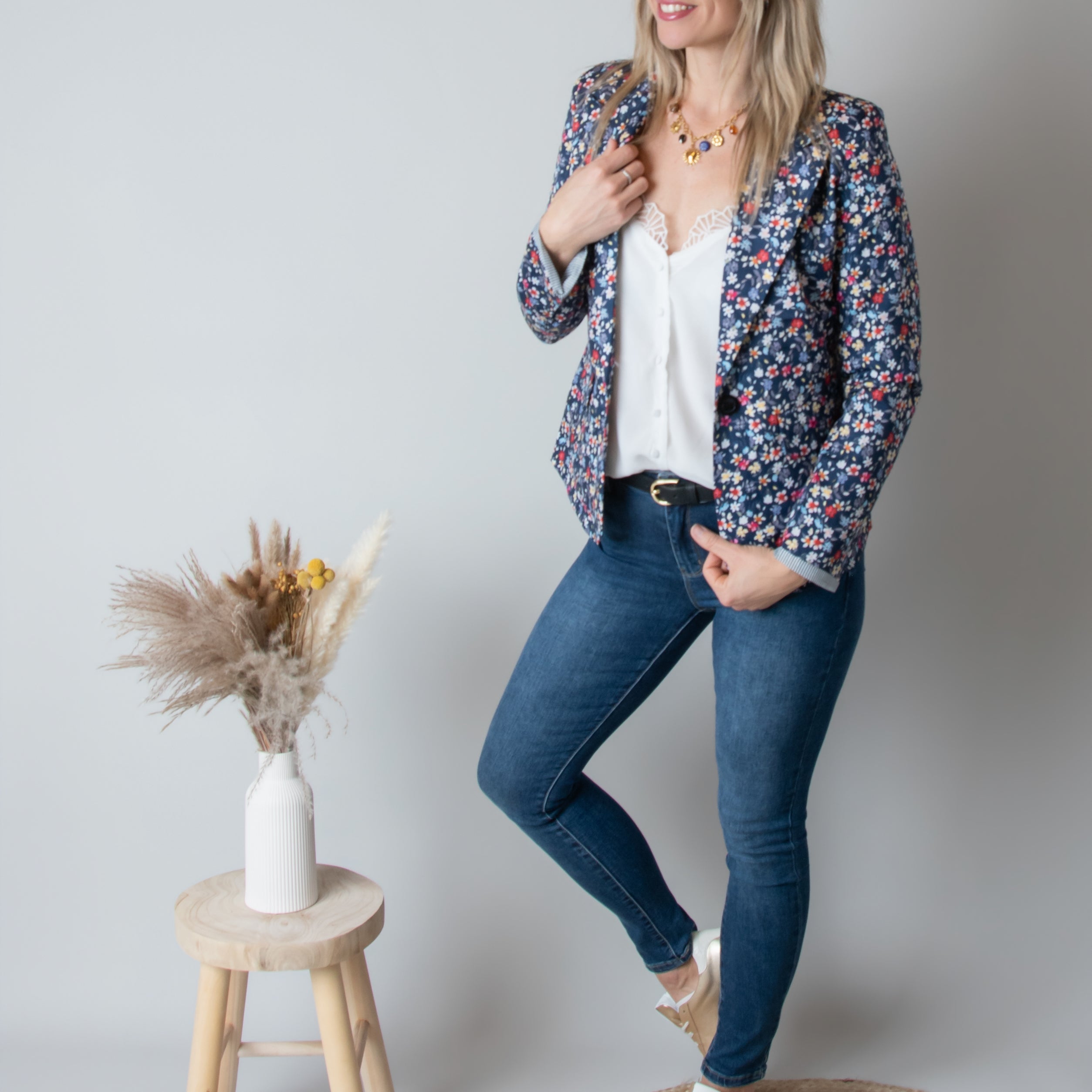 Blazer bleu motif fleuri la boutique de lydie