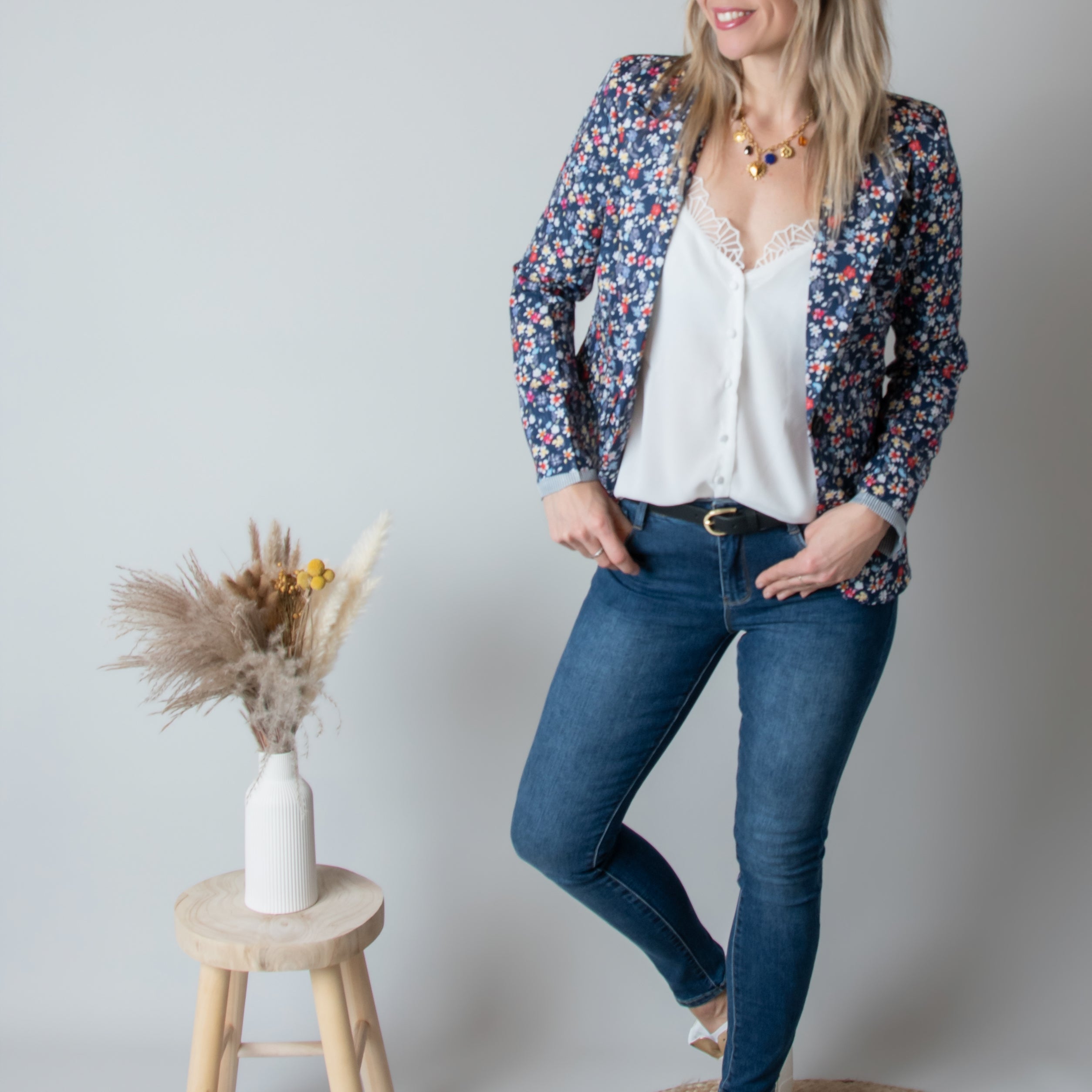 Blazer bleu motif fleuri la boutique de lydie