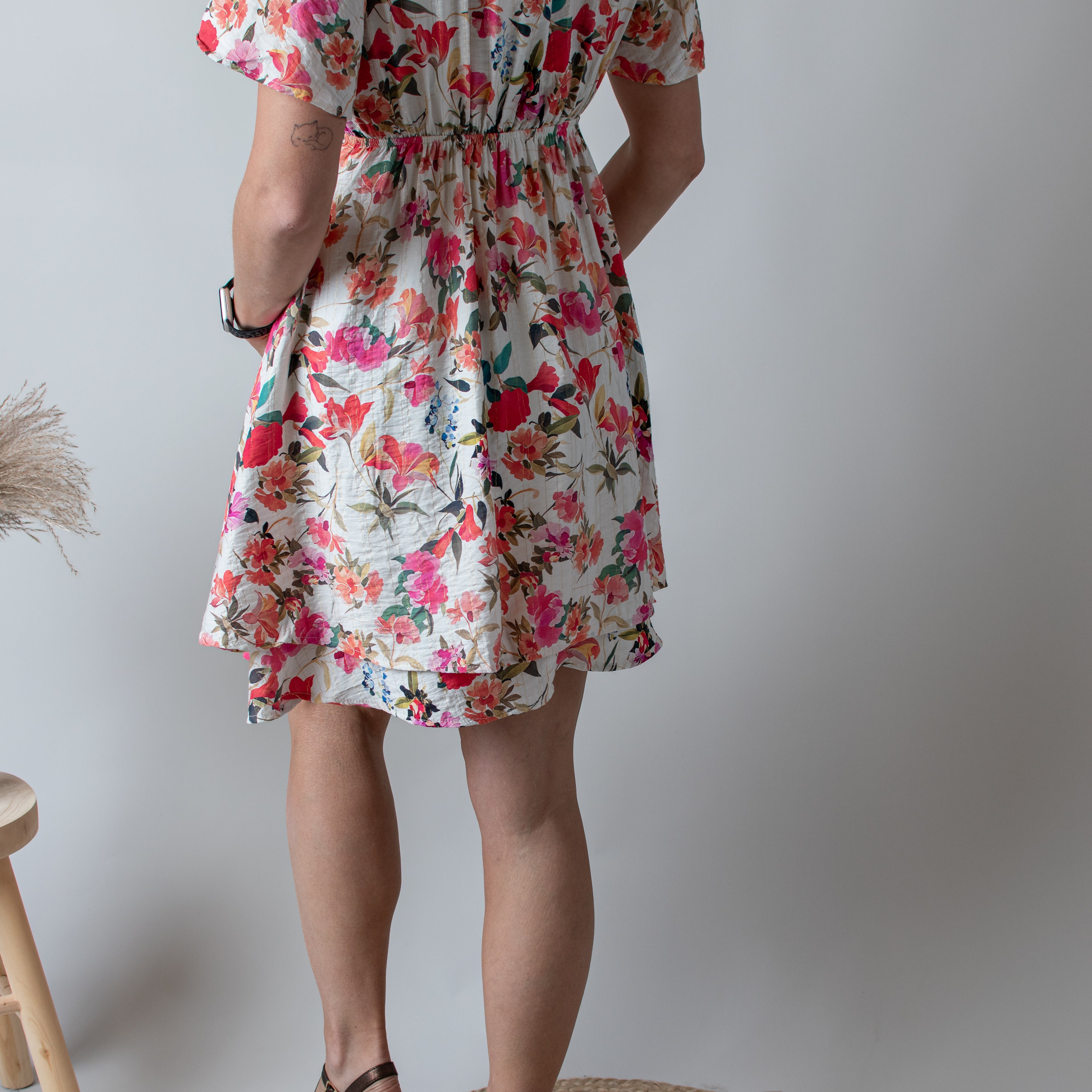 Robe Courte Blanc Cassé Fleuri