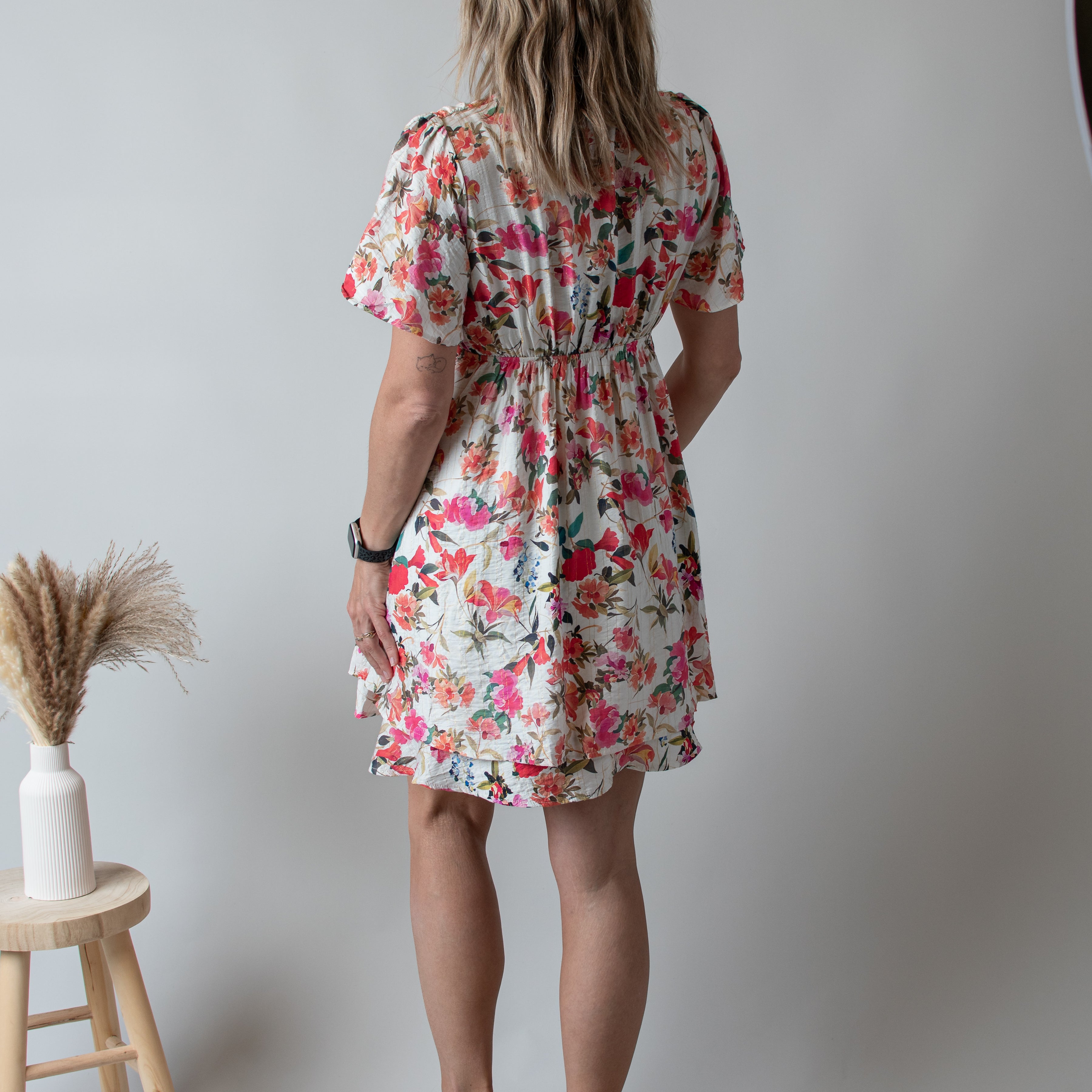 Robe Courte Blanc Cassé Fleuri