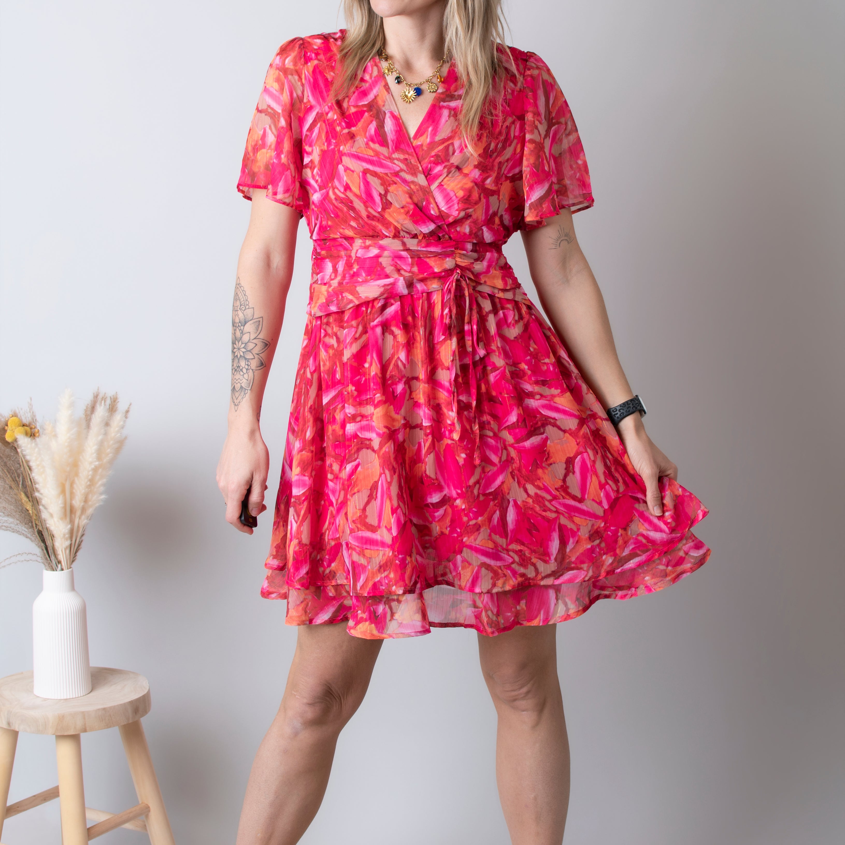 Robe cache-cœur, courte fuchsia