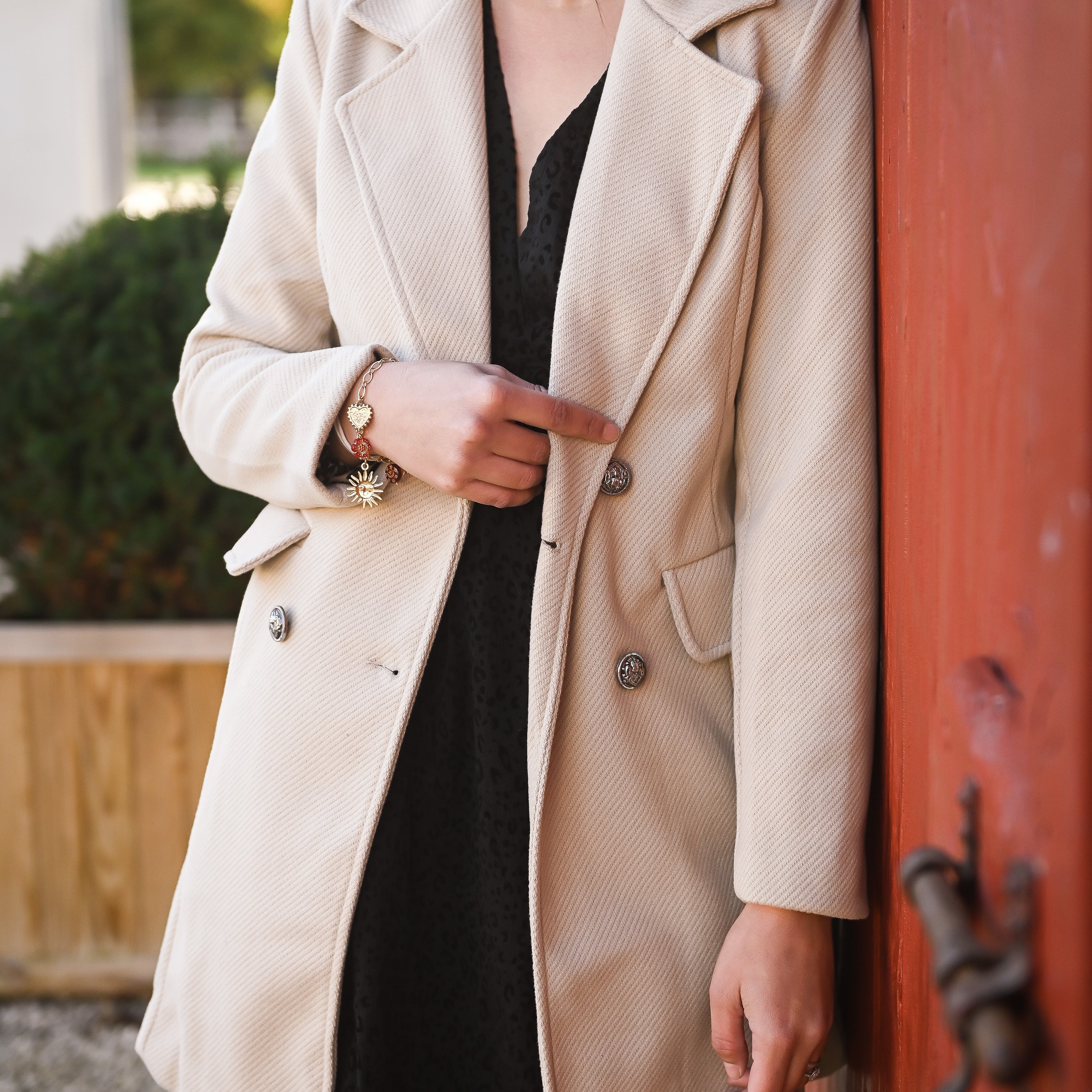 Manteau beige mi long, 4 boutons, avec poches