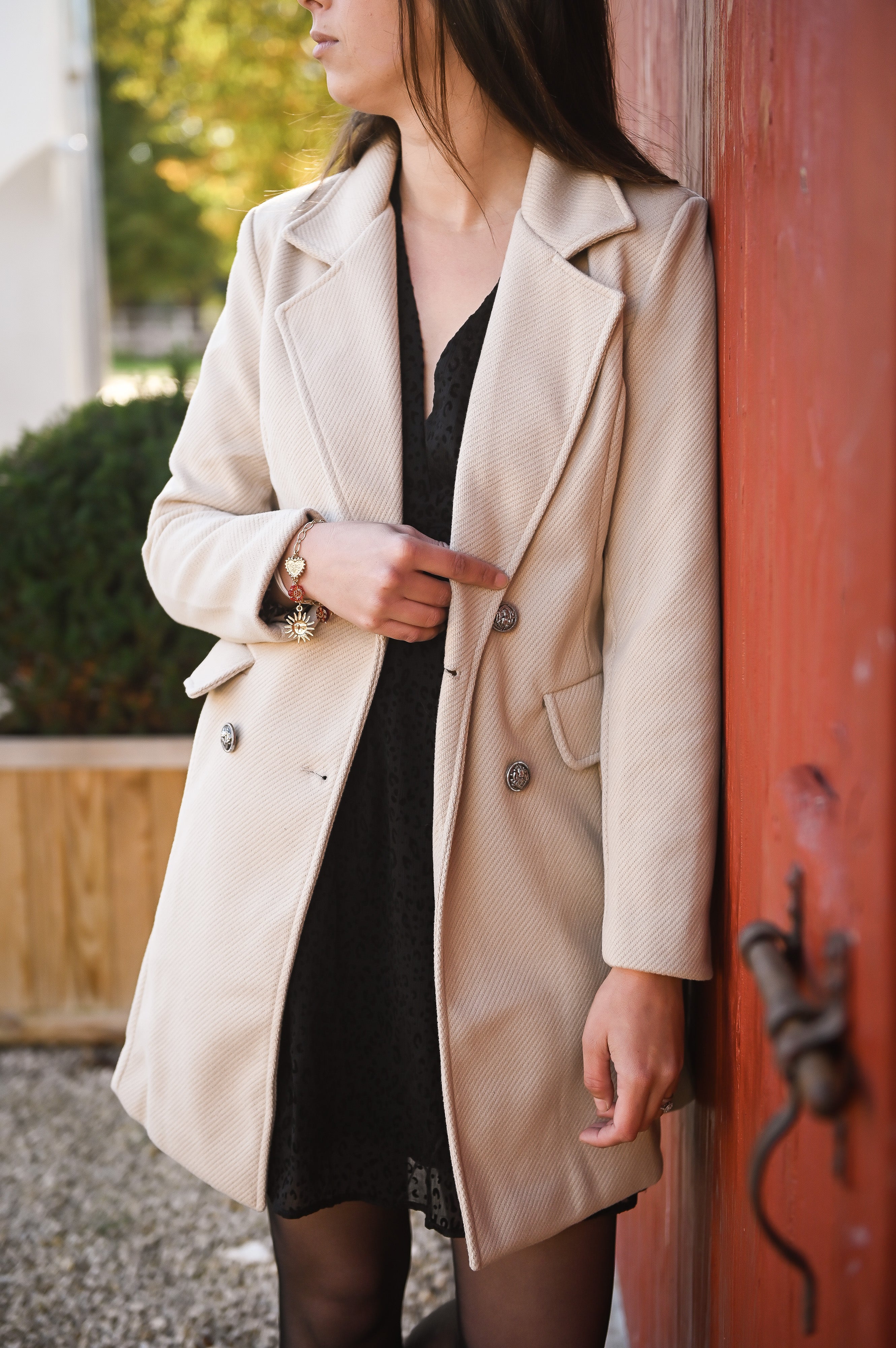 Manteau beige mi long, 4 boutons, avec poches