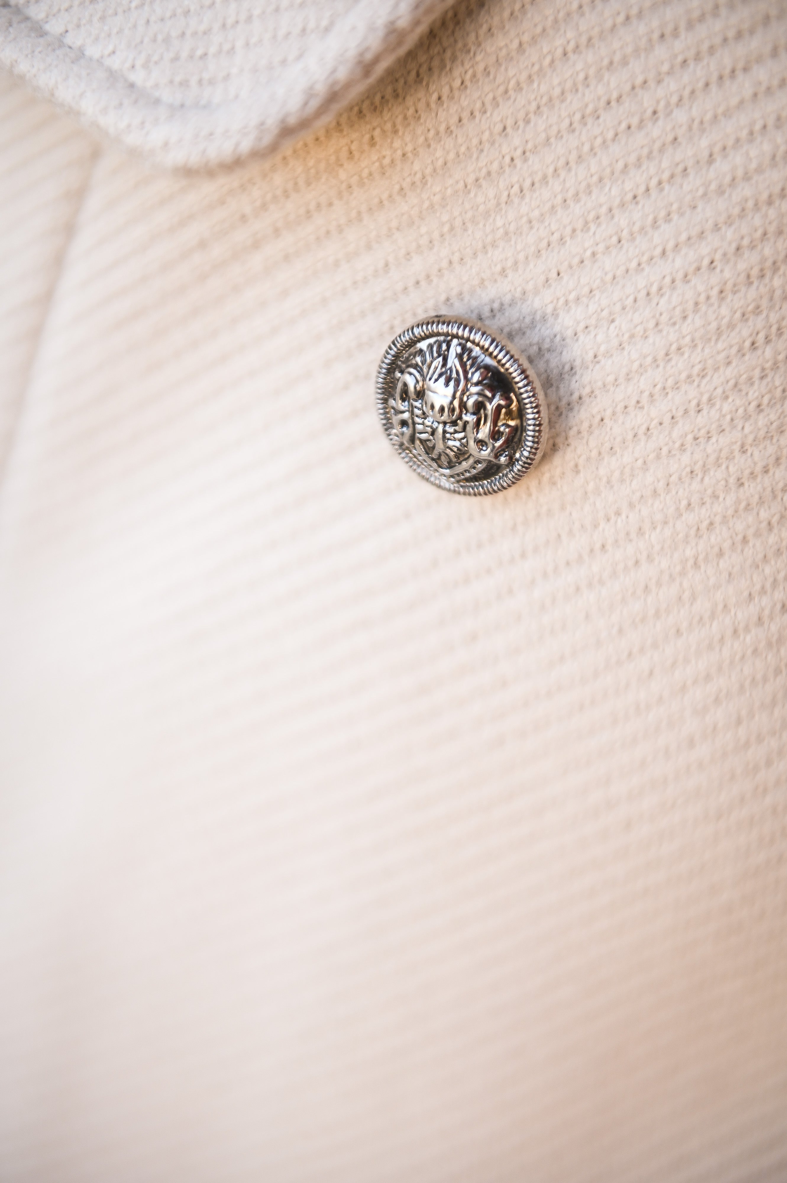 Manteau beige mi long, 4 boutons, avec poches