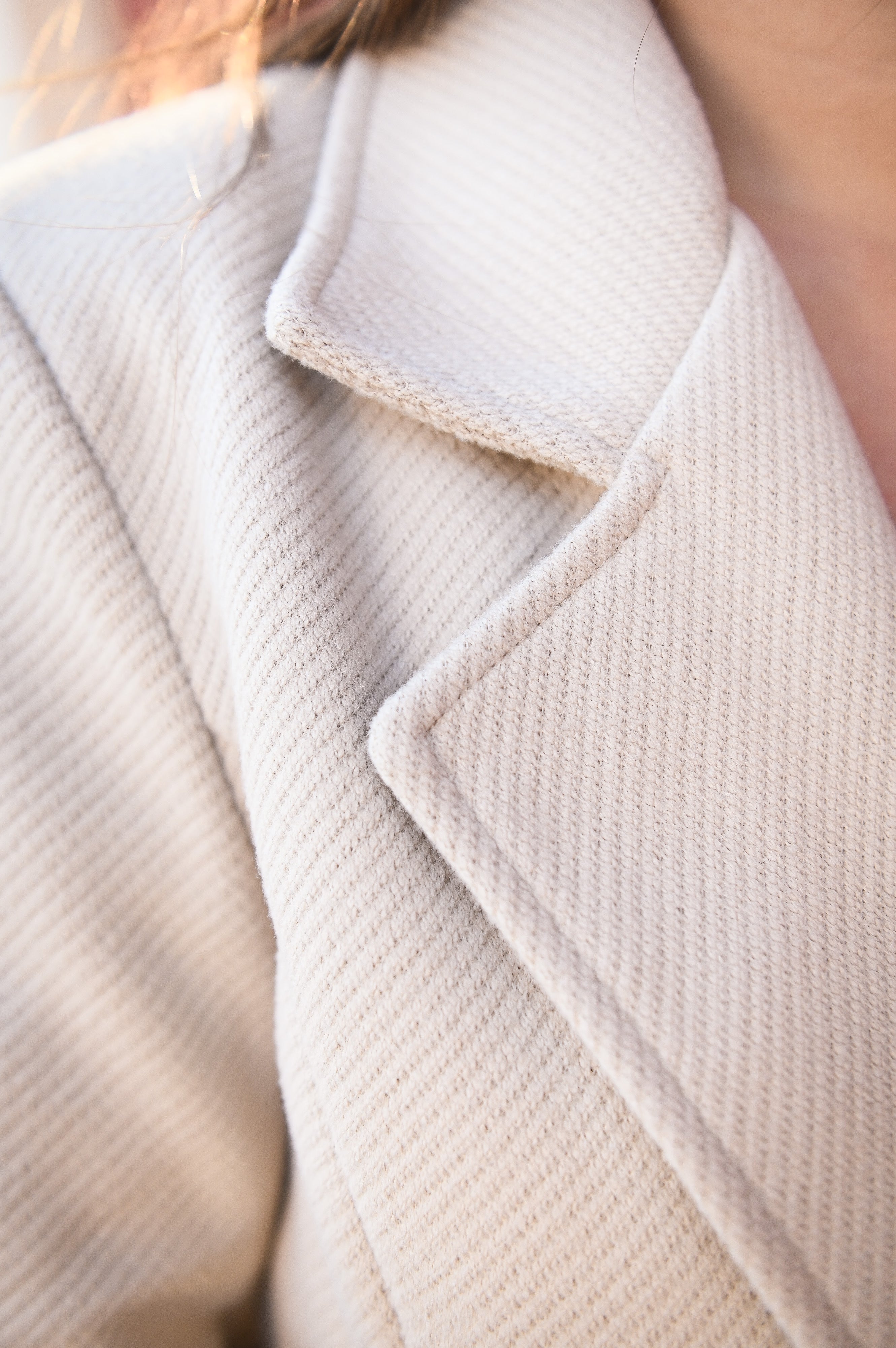 Manteau beige mi long, 4 boutons, avec poches