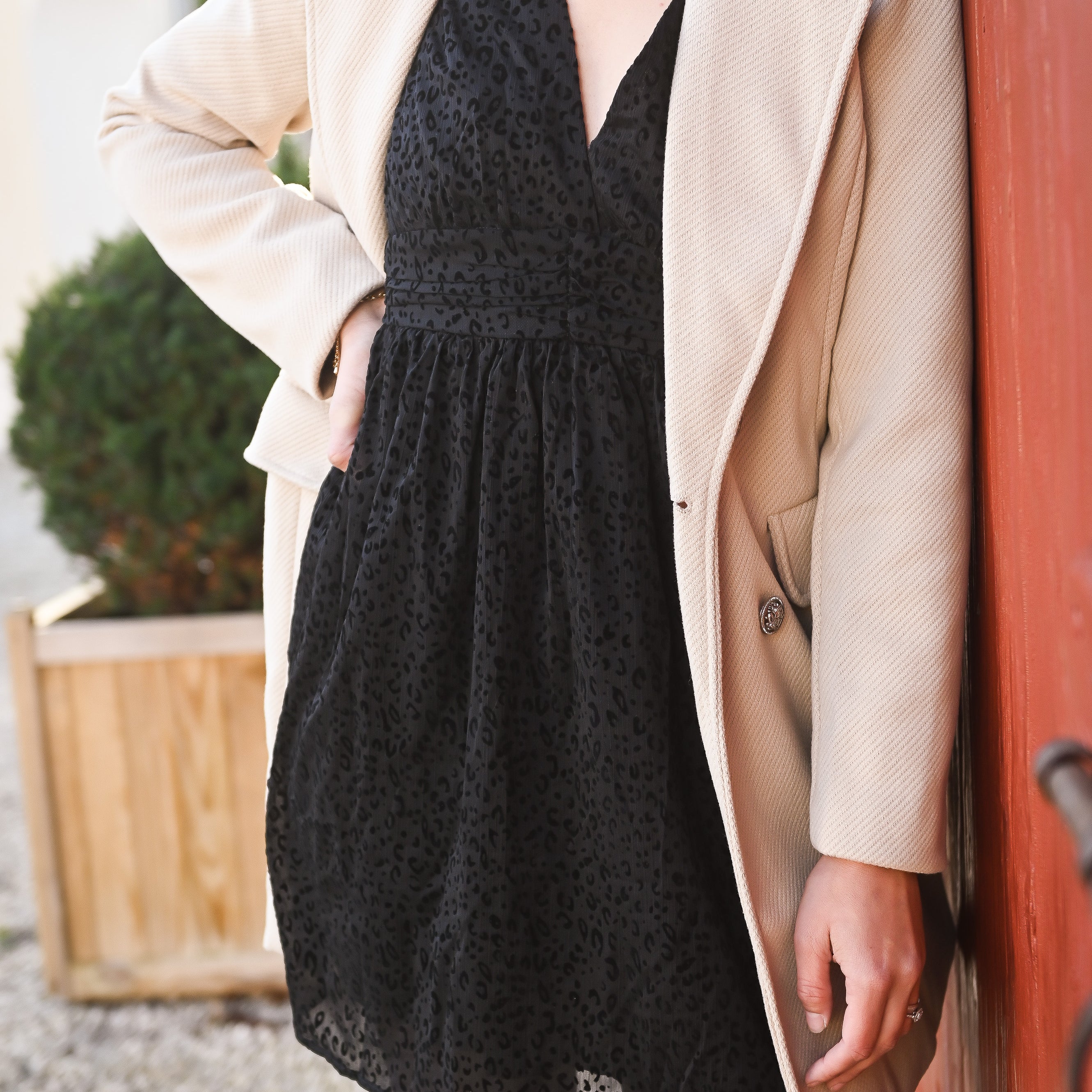 Manteau beige mi long, 4 boutons, avec poches