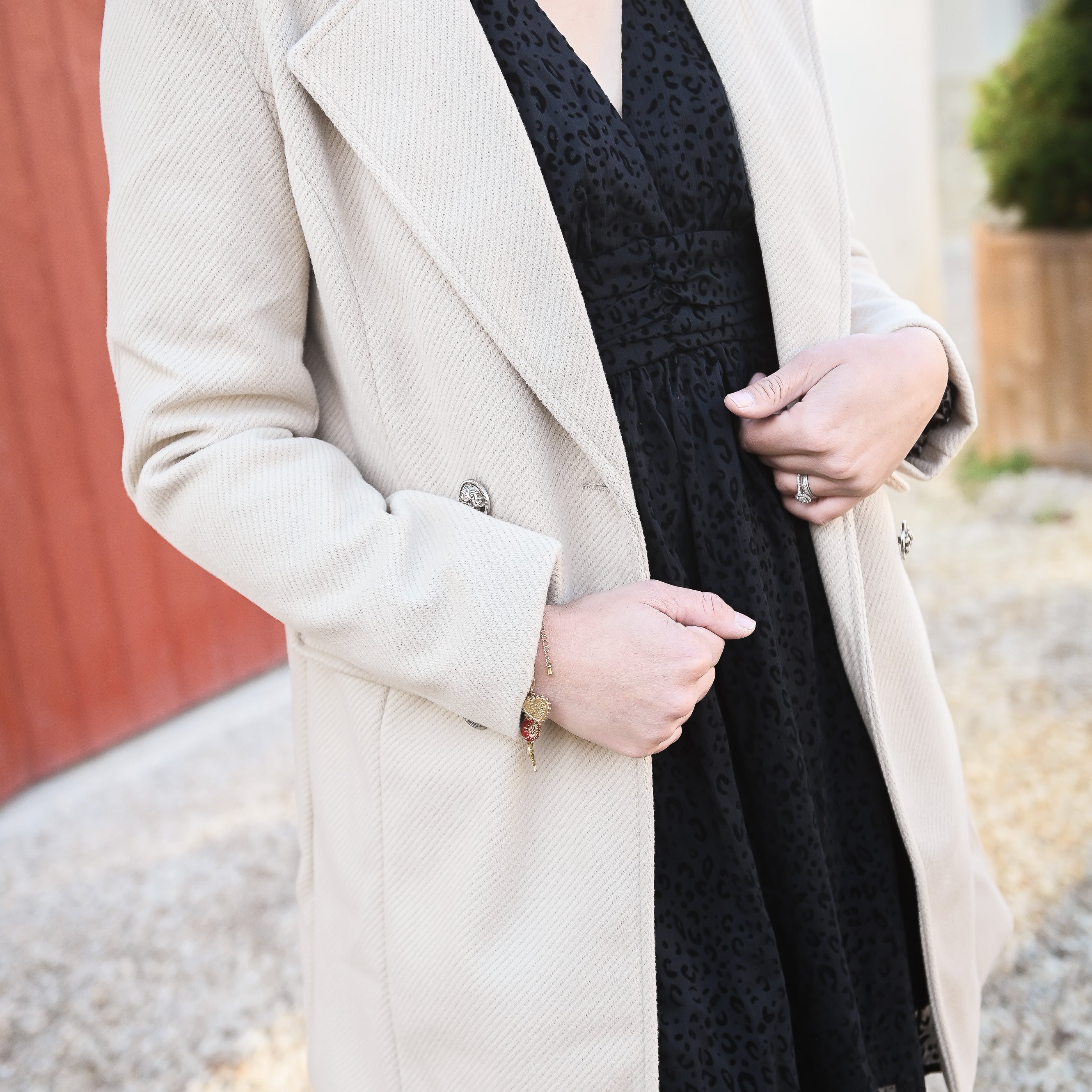 Manteau beige mi long, 4 boutons, avec poches