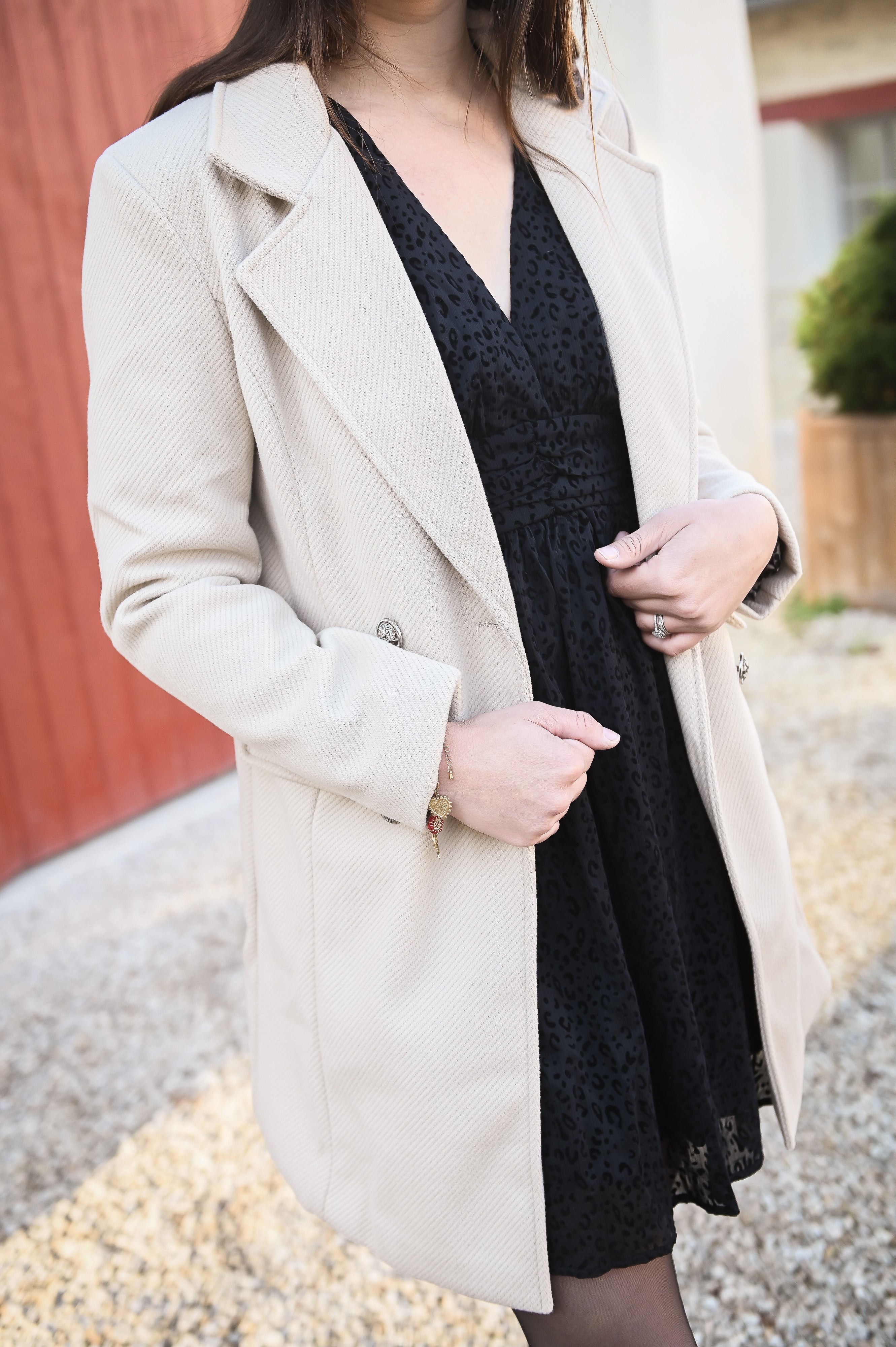 Manteau beige mi long, 4 boutons, avec poches