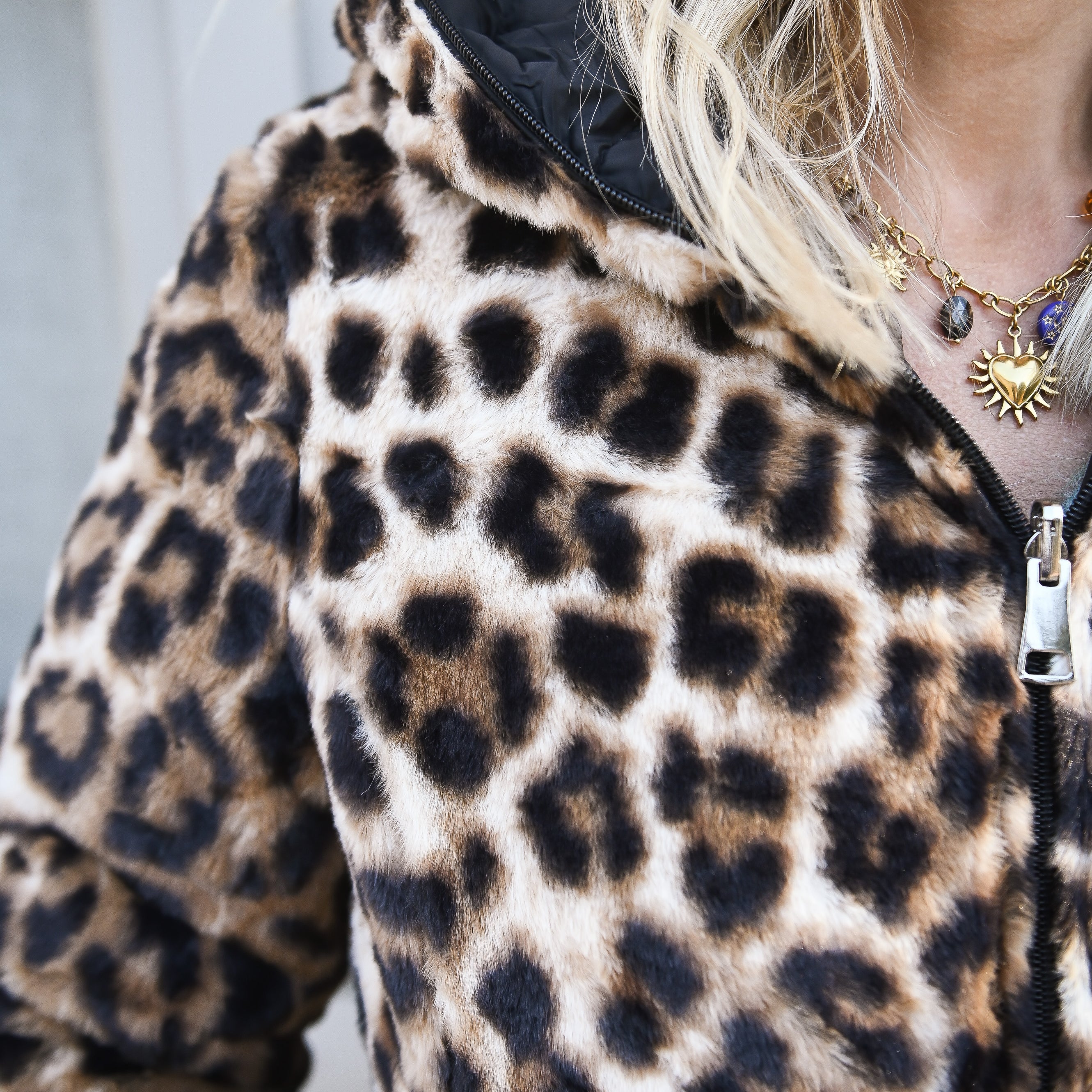 Doudoune réversible noir intérieur fourrure léopard
