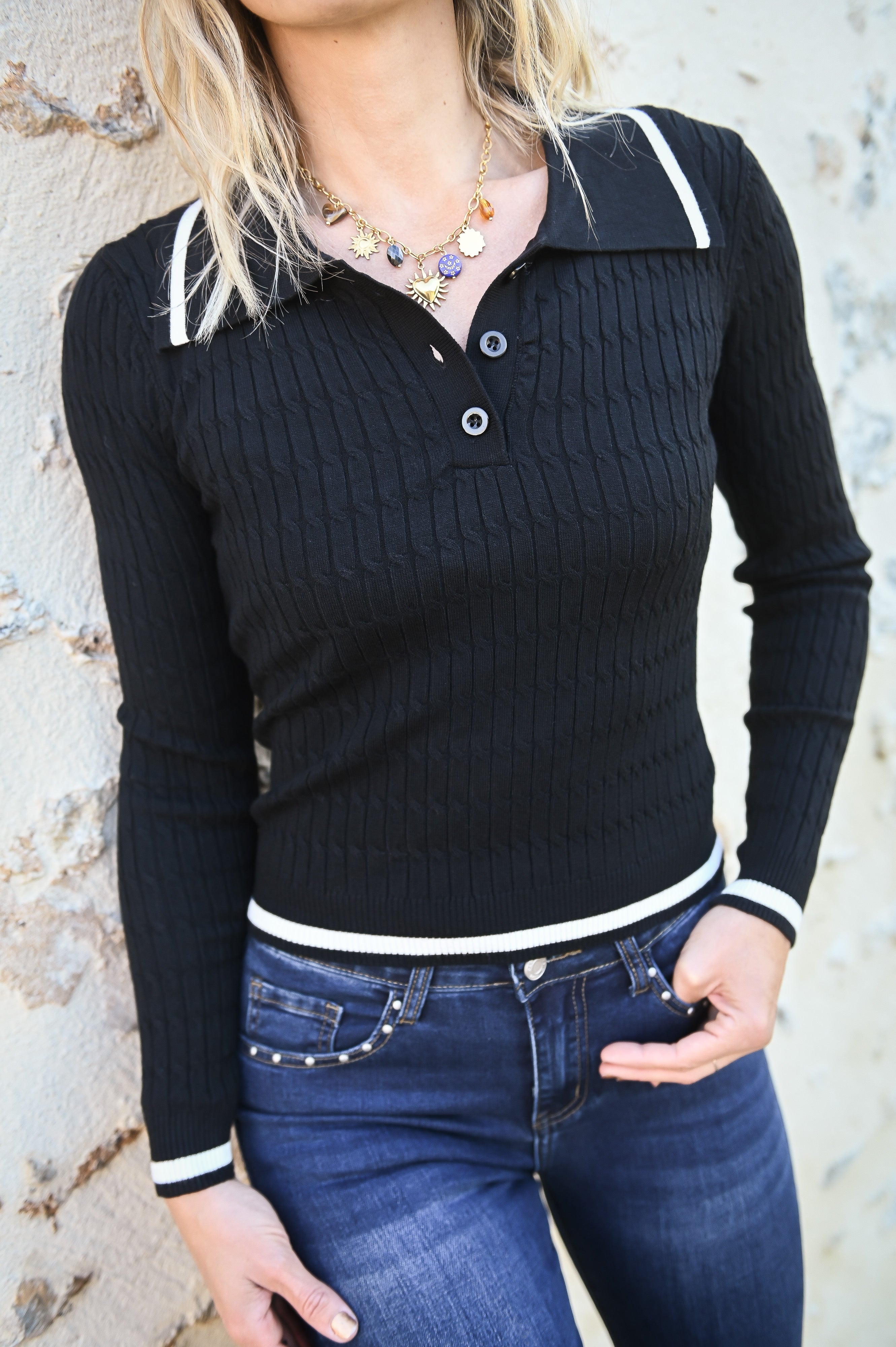 Pull fin noir avec col à revers, la boutique de lydie