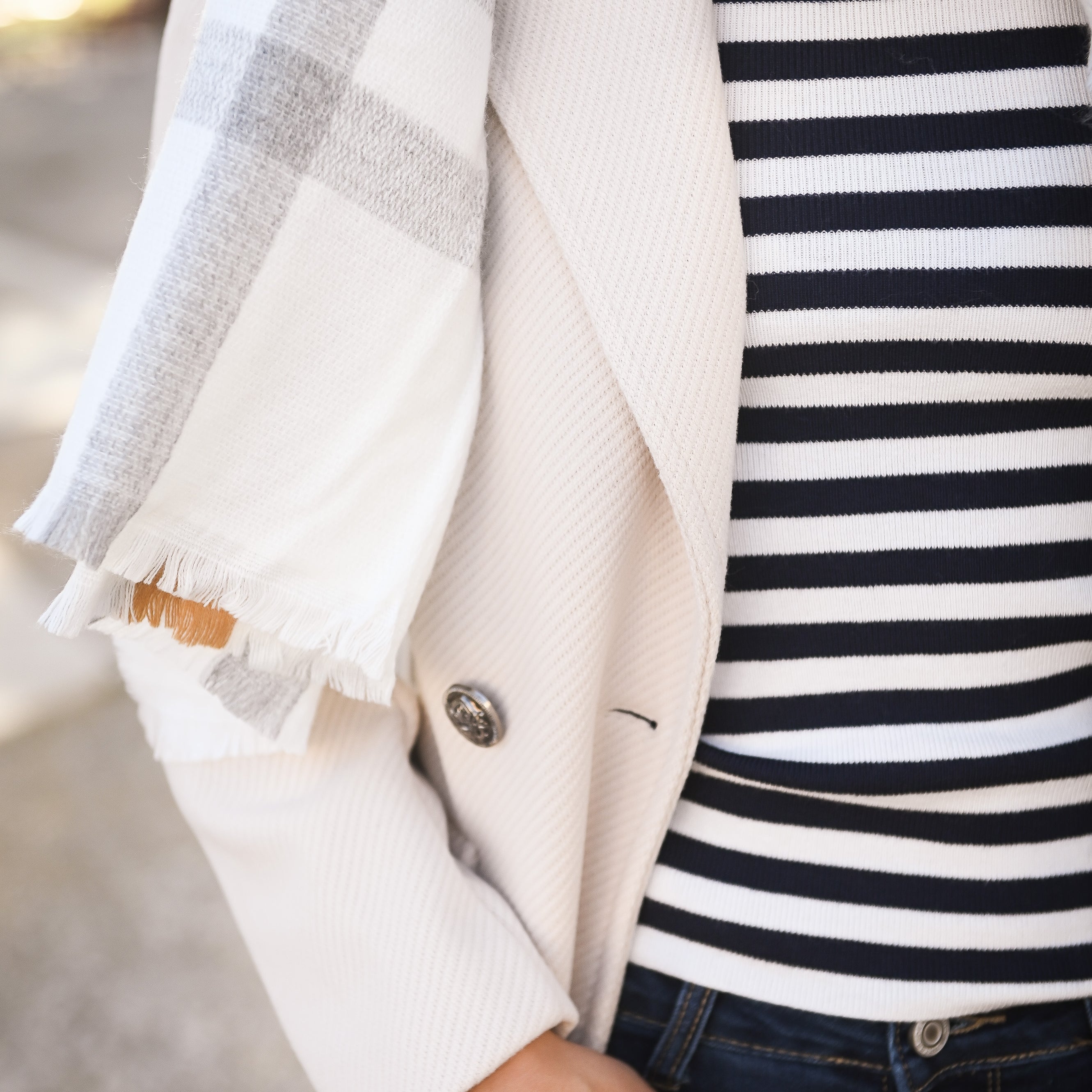 Manteau beige mi long, 4 boutons, avec poches