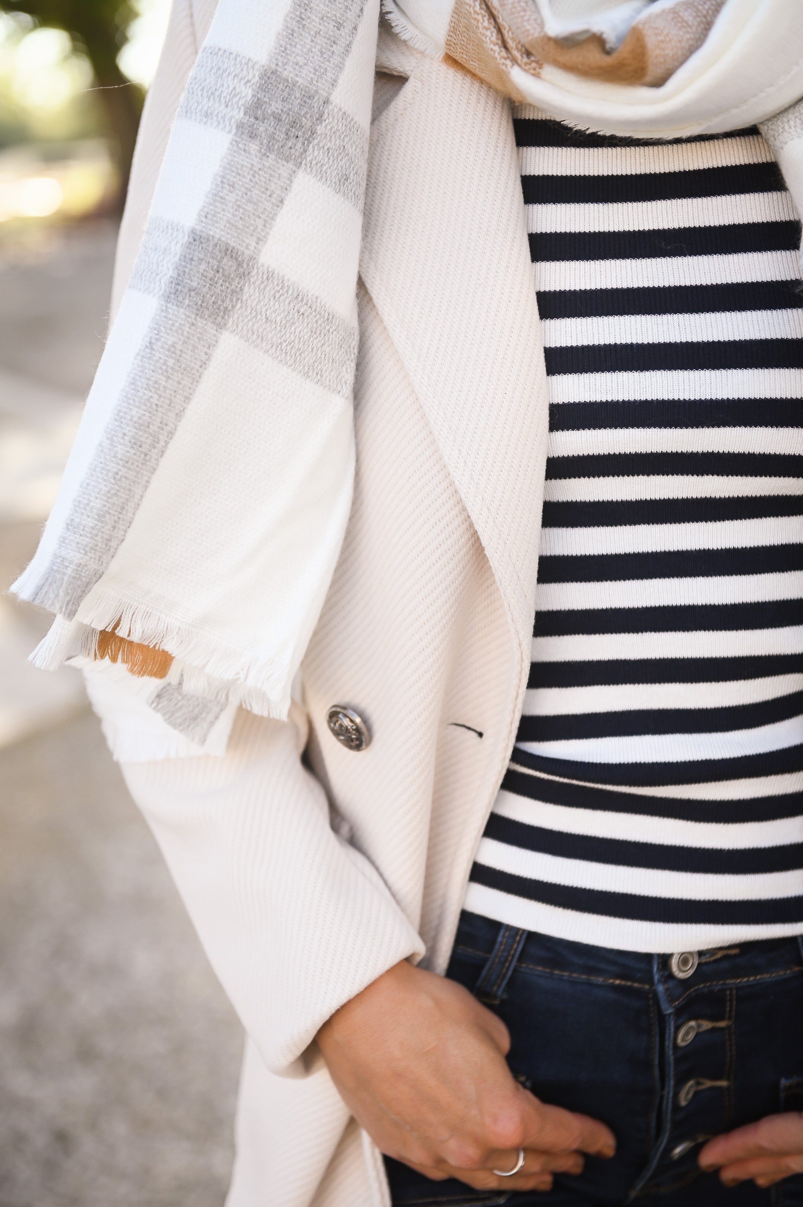 Manteau beige mi long, 4 boutons, avec poches