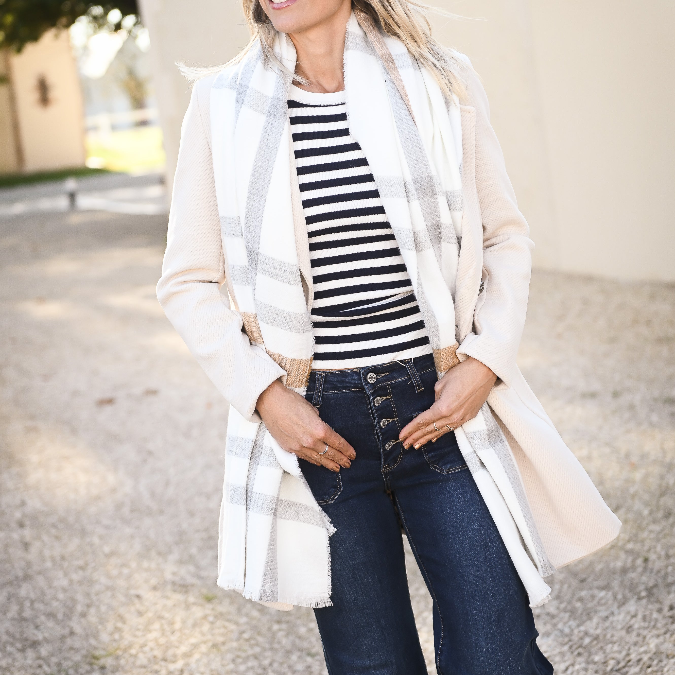 Manteau beige mi long, 4 boutons, avec poches la boutique de lydie