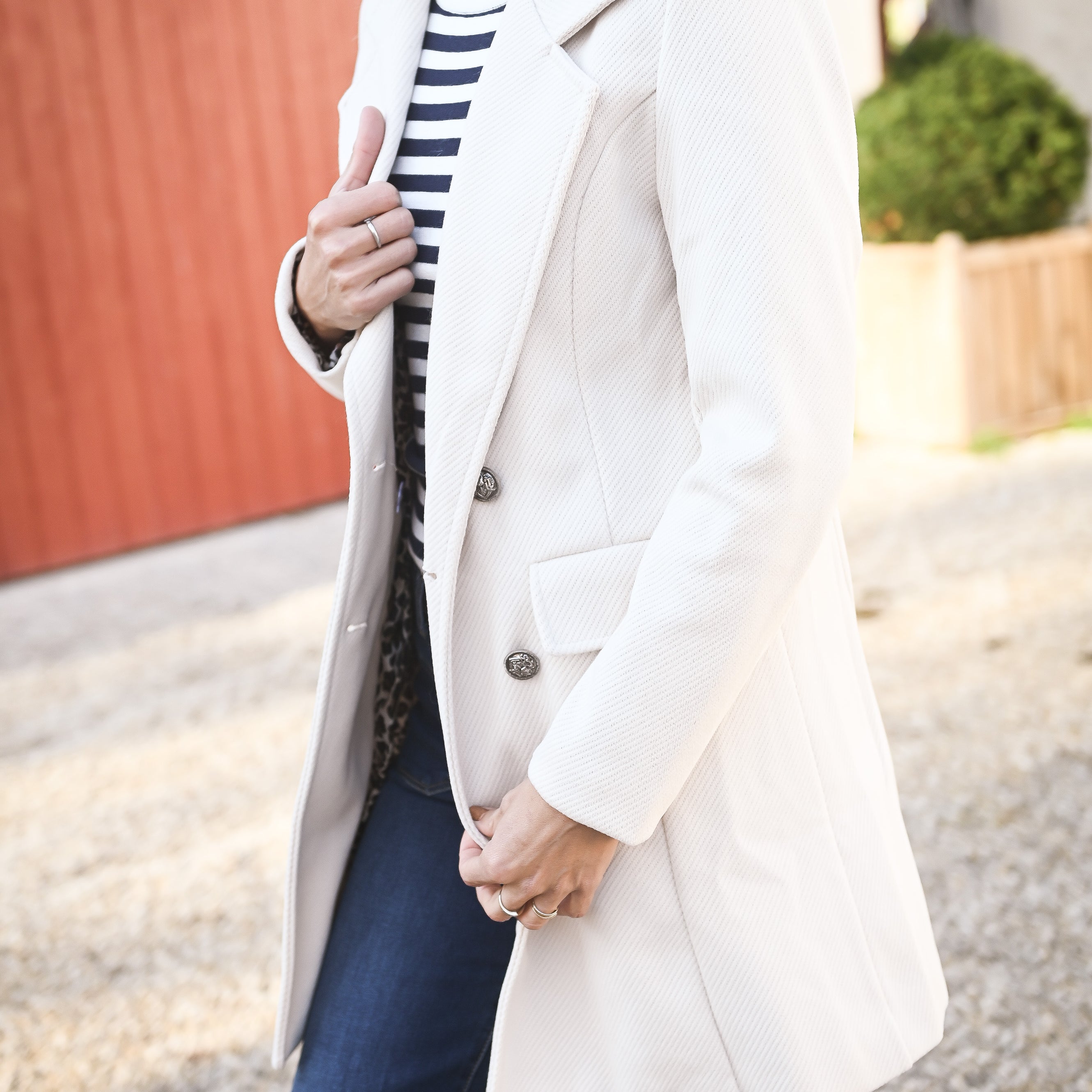 Manteau beige mi long, 4 boutons, avec poches