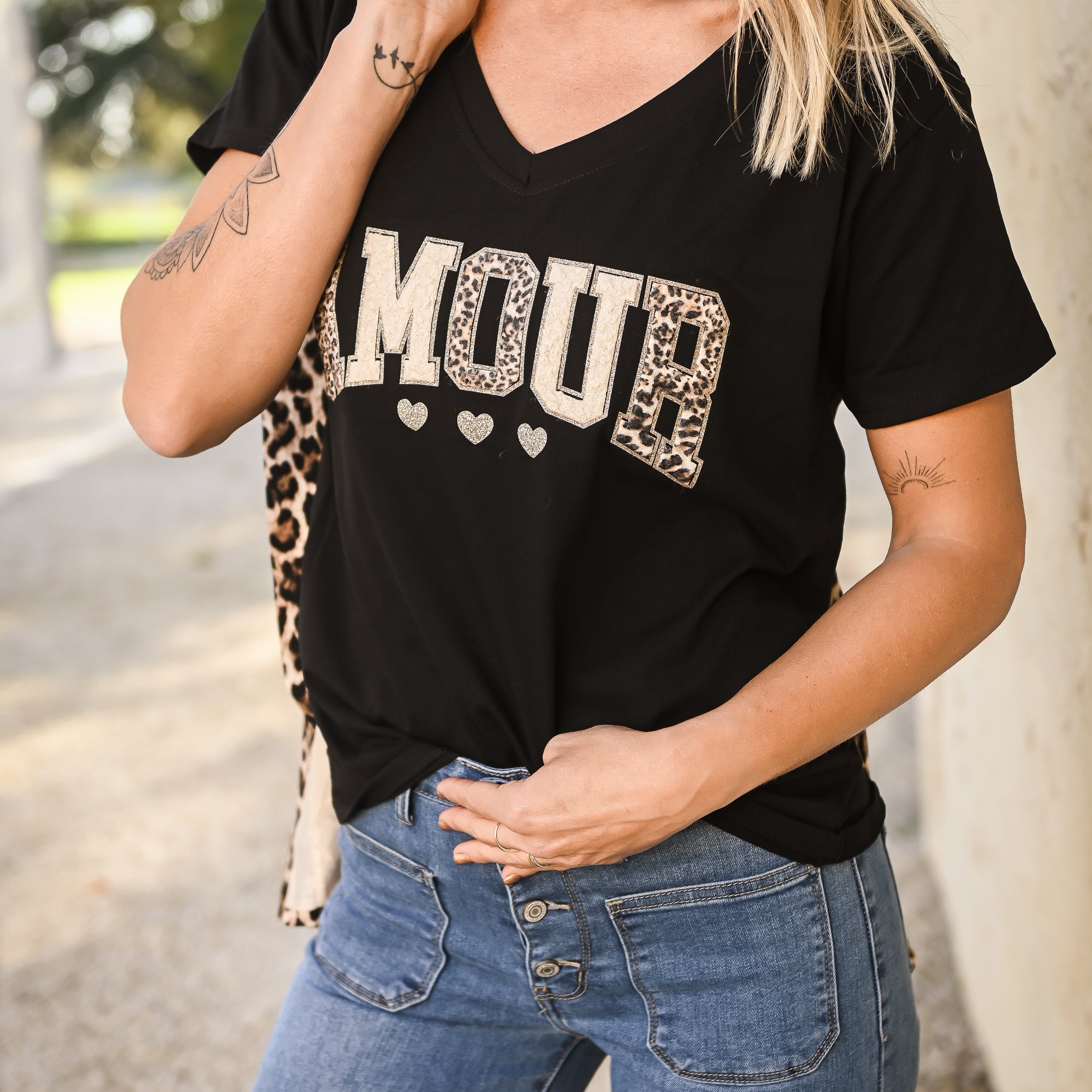 T-shirt noir, Brodé "Amour" la boutique de lydie