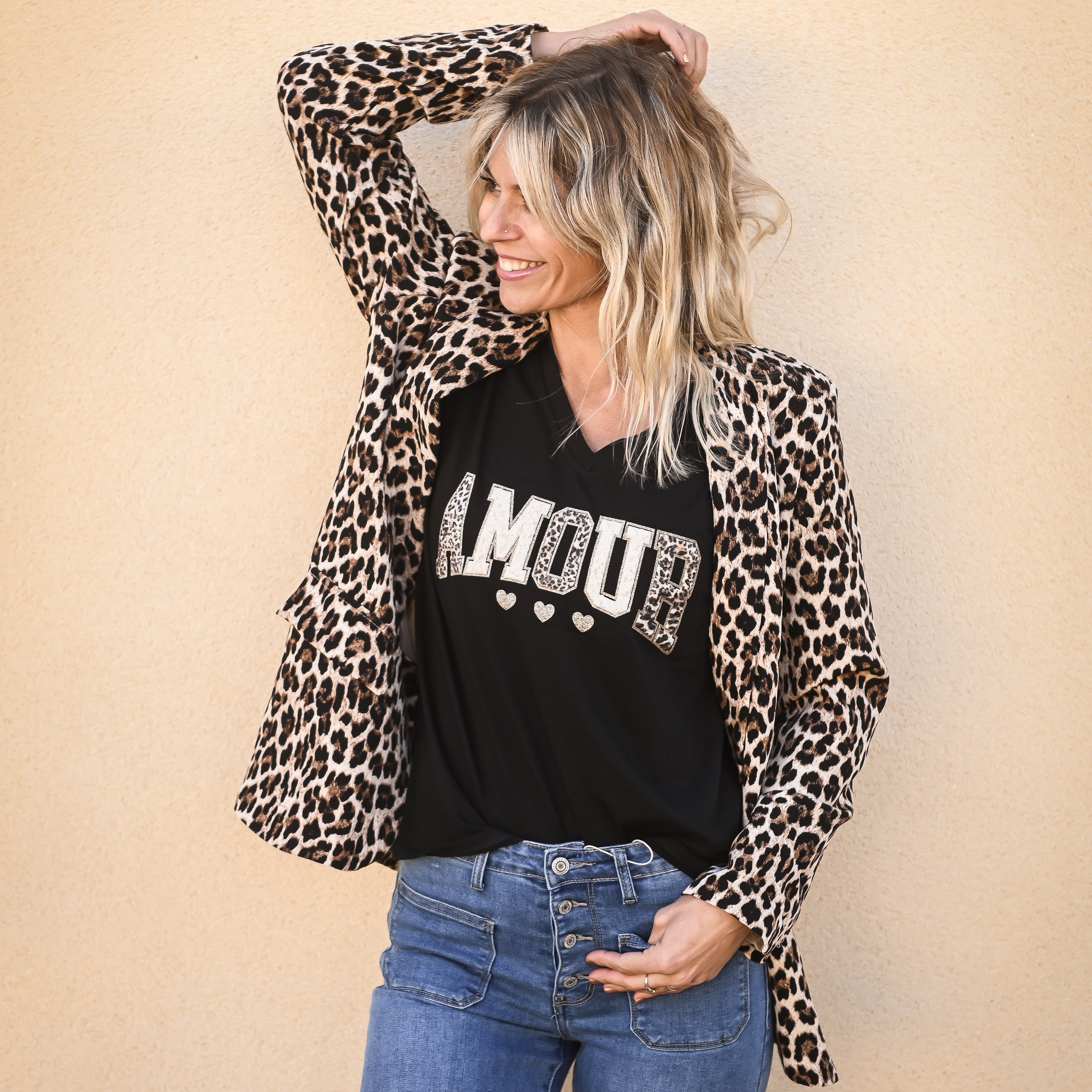 T-shirt noir, Brodé "Amour" la boutique de lydie