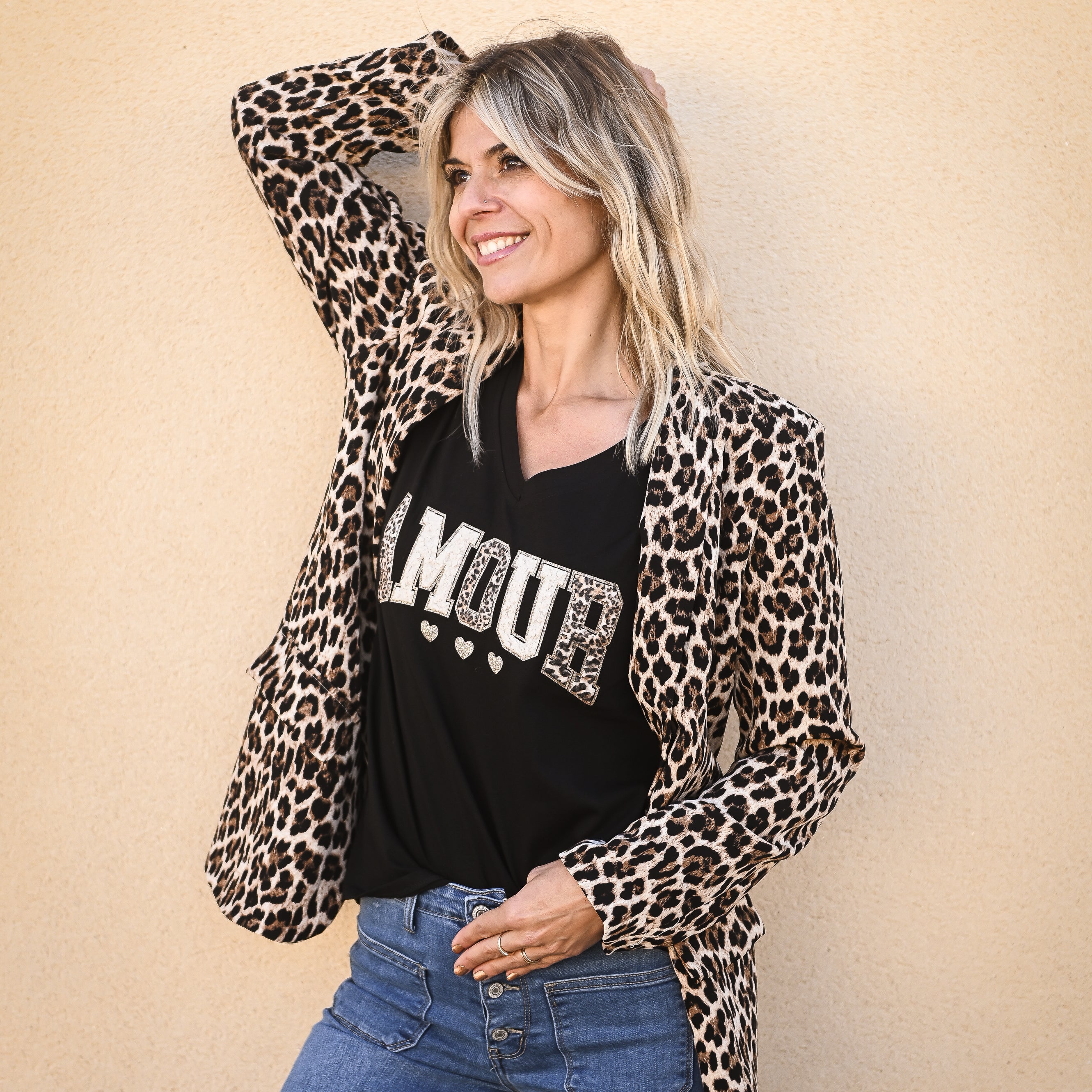 T-shirt noir, Brodé "Amour" la boutique de lydie