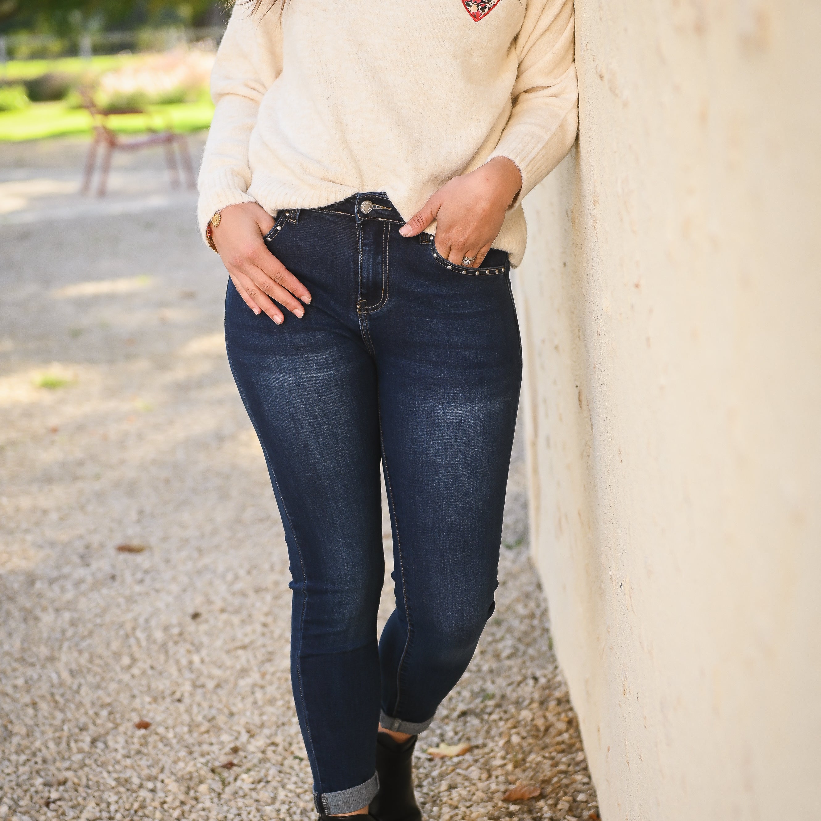 Pull beige clair col V fleuri la boutique de lydie