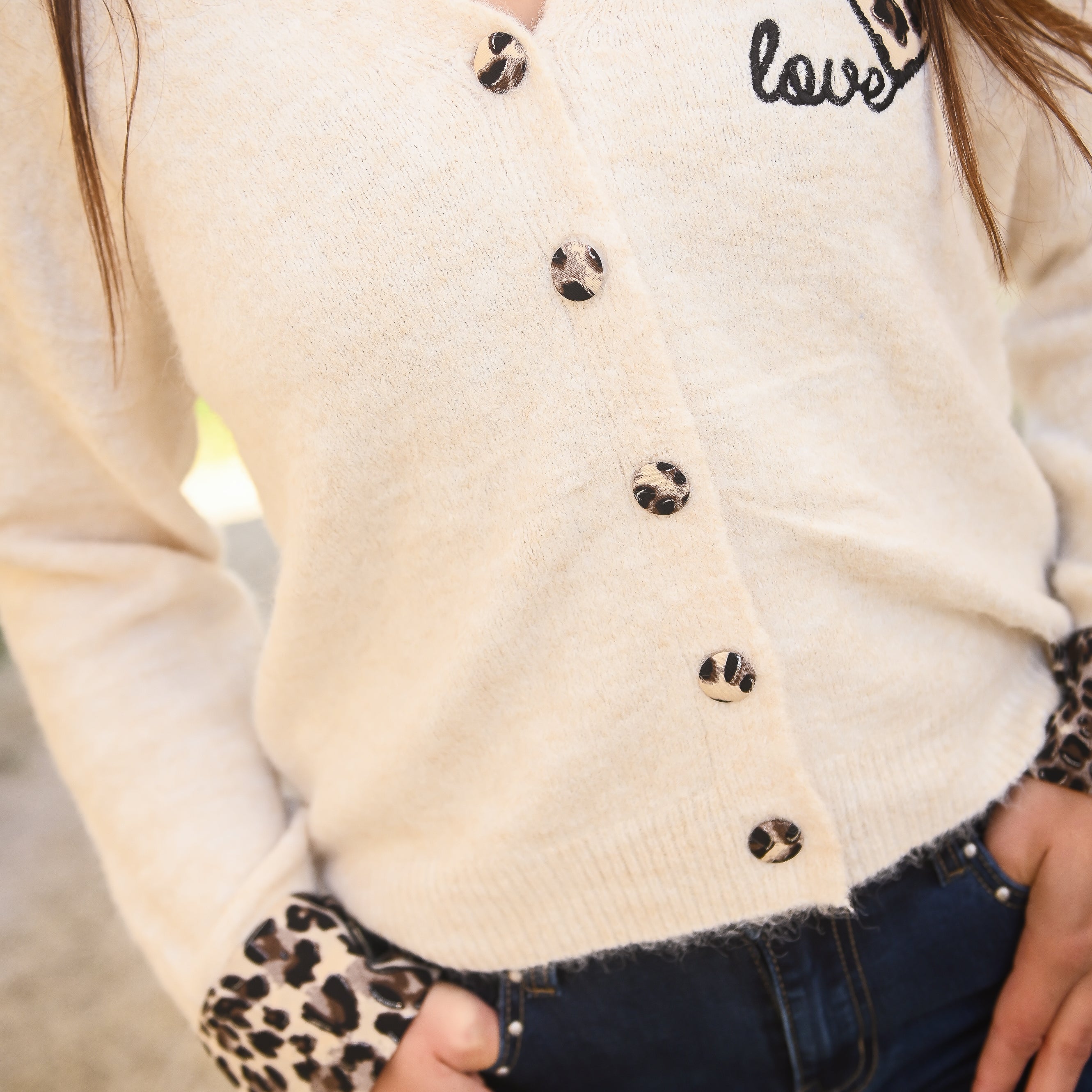 Gilet beige et léopard, broderie coeur