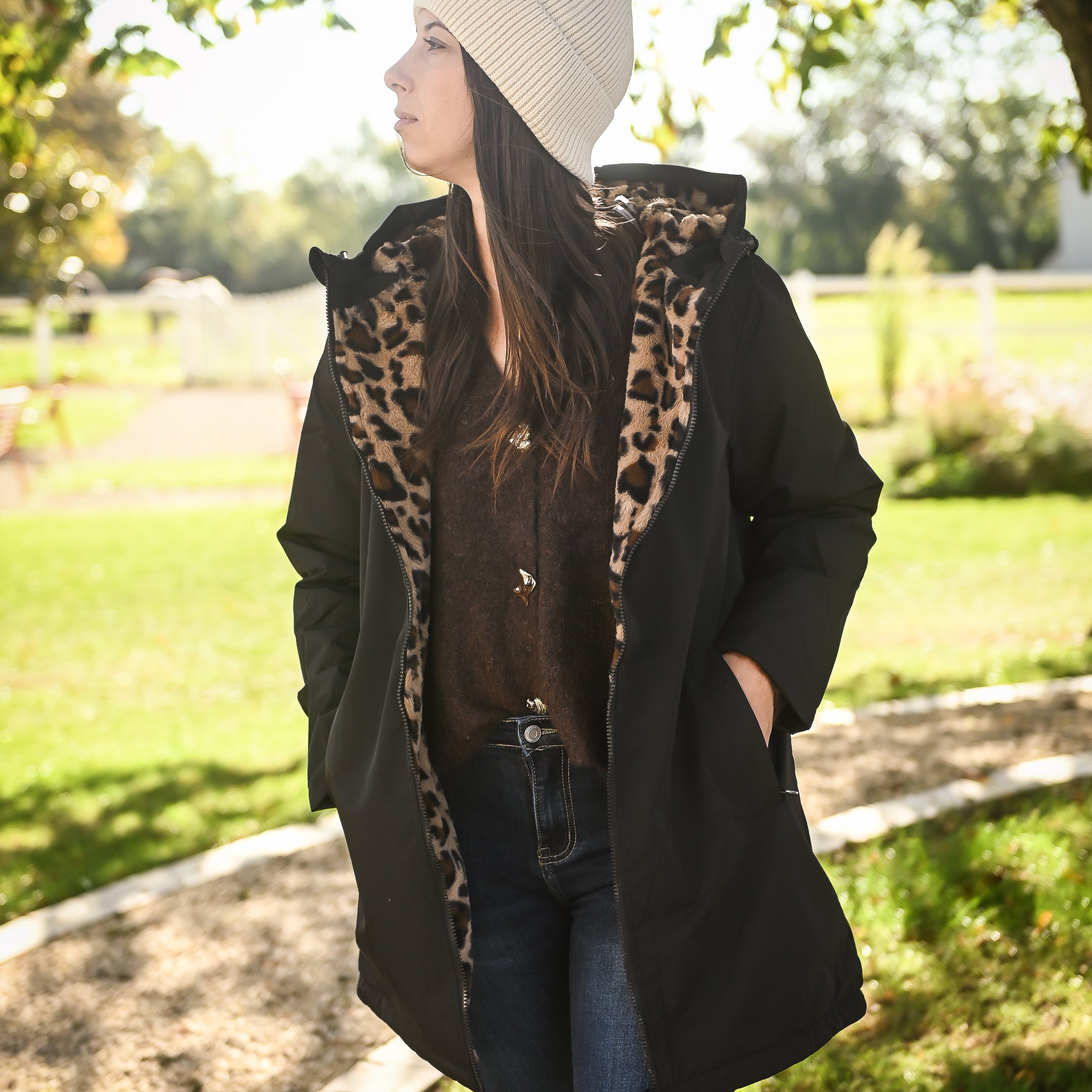 Parka noir mi longue avec fourrure léopard la boutique de lydie