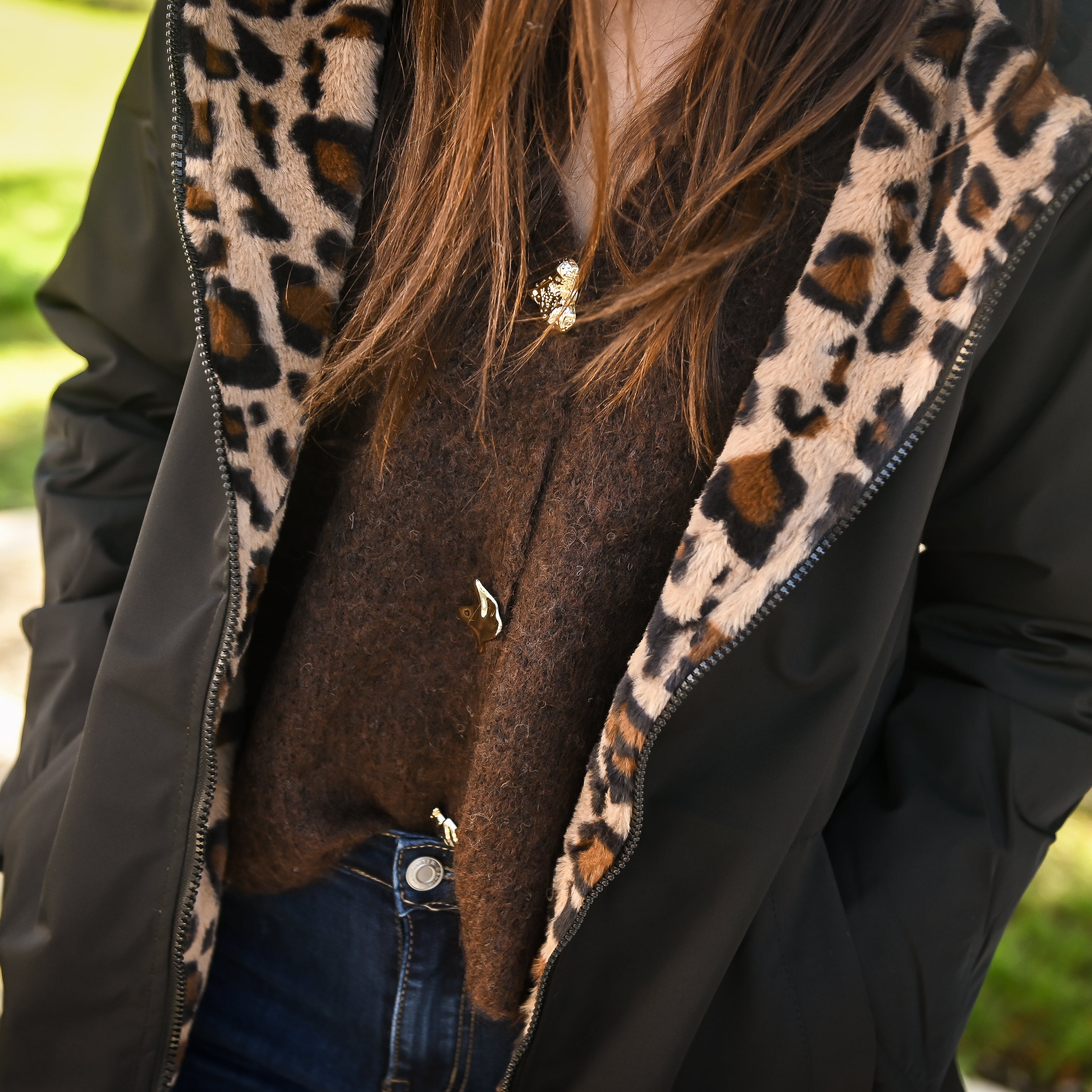 Parka noir mi longue avec fourrure léopard la boutique de lydie