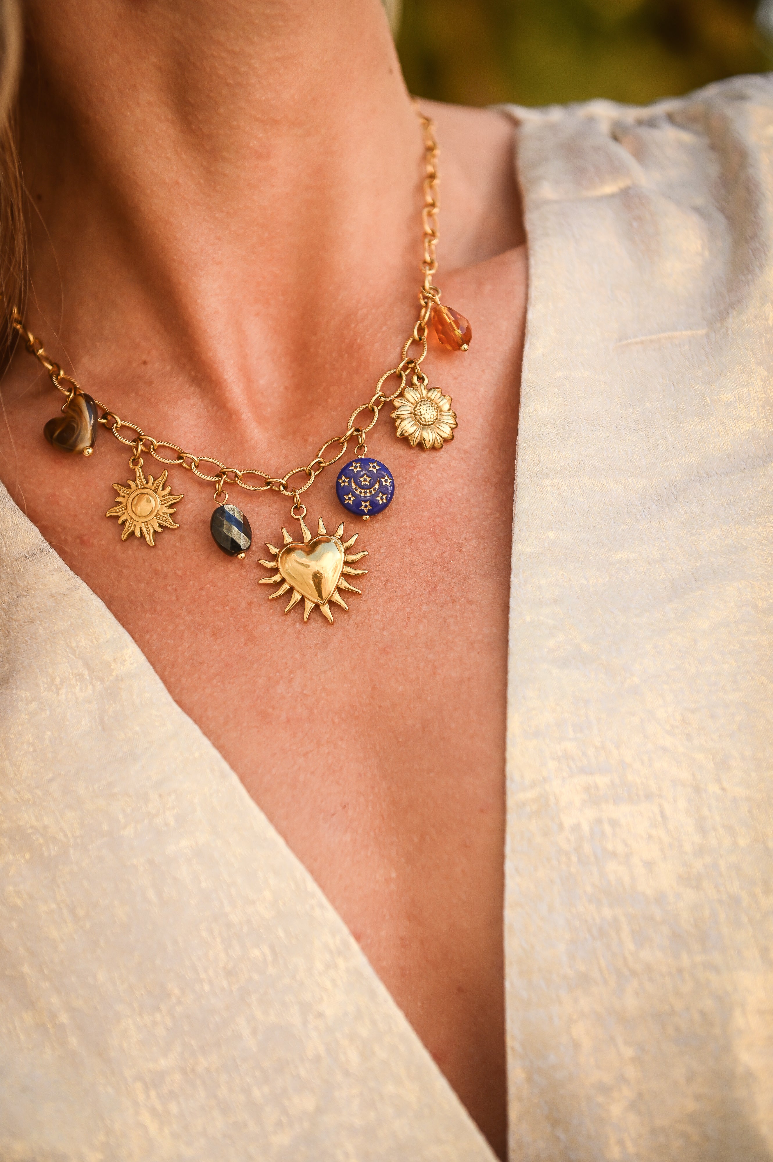 collier charms dorés