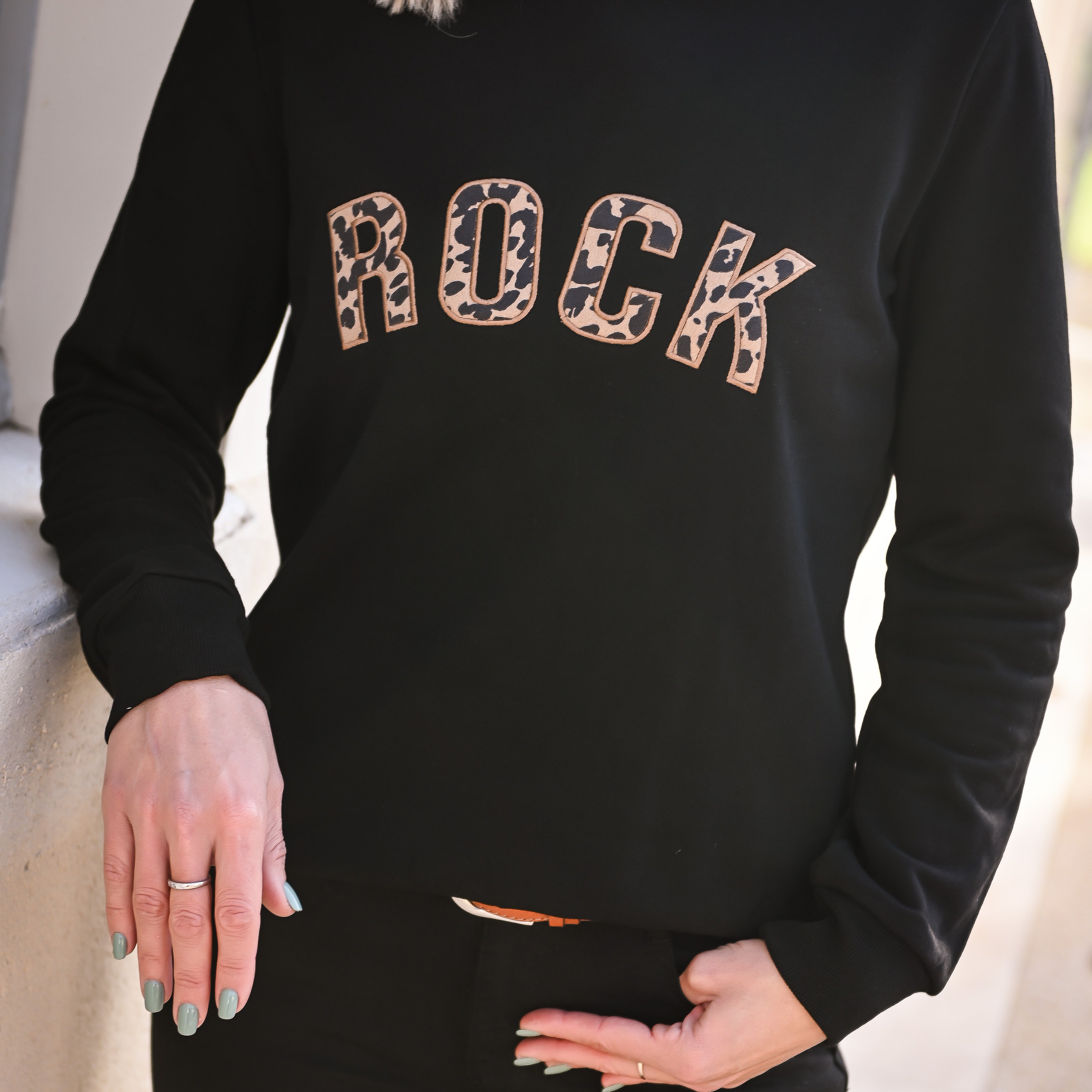 Sweat noir brodé Rock Léopard la boutique de lydie