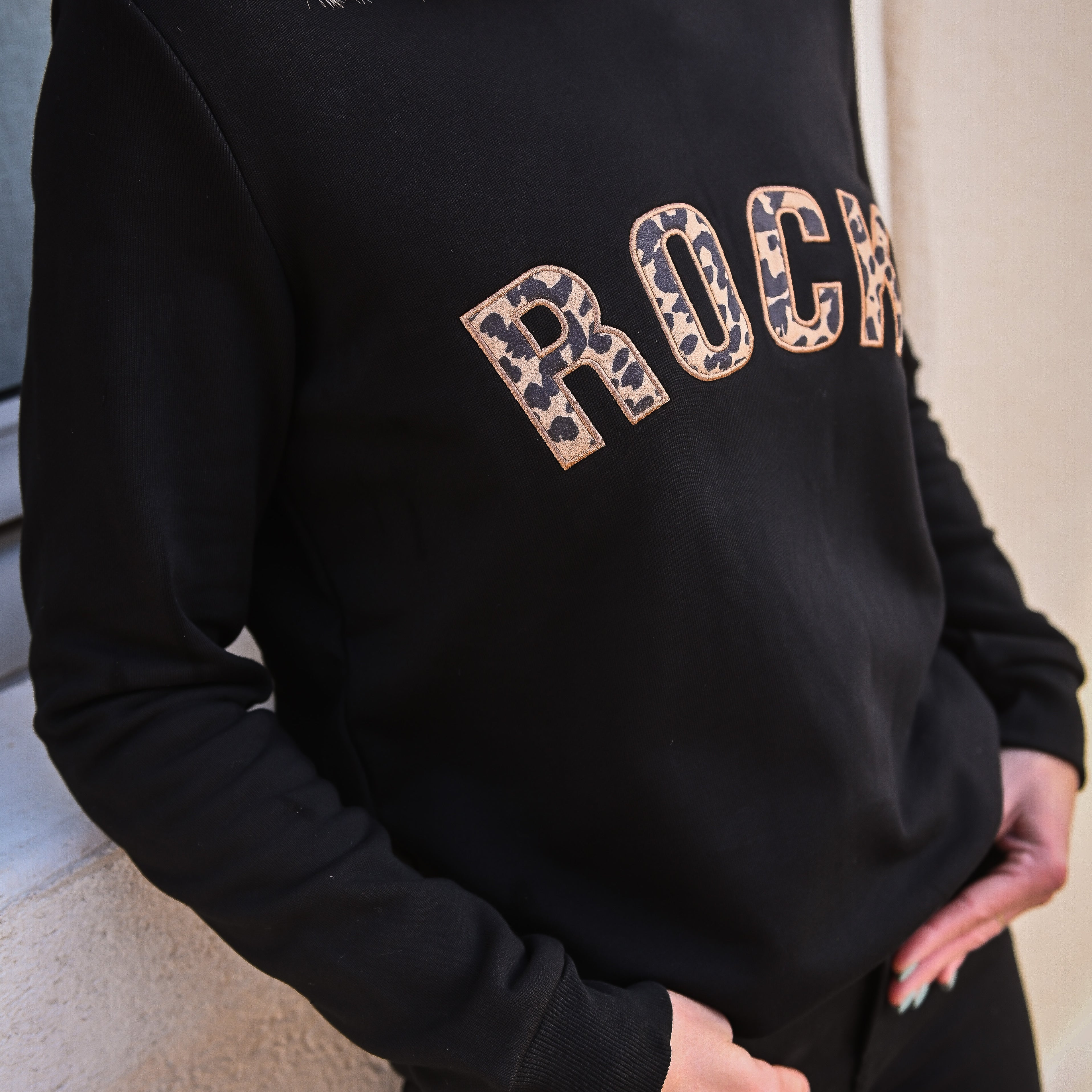 Sweat noir brodé Rock Léopard la boutique de lydie