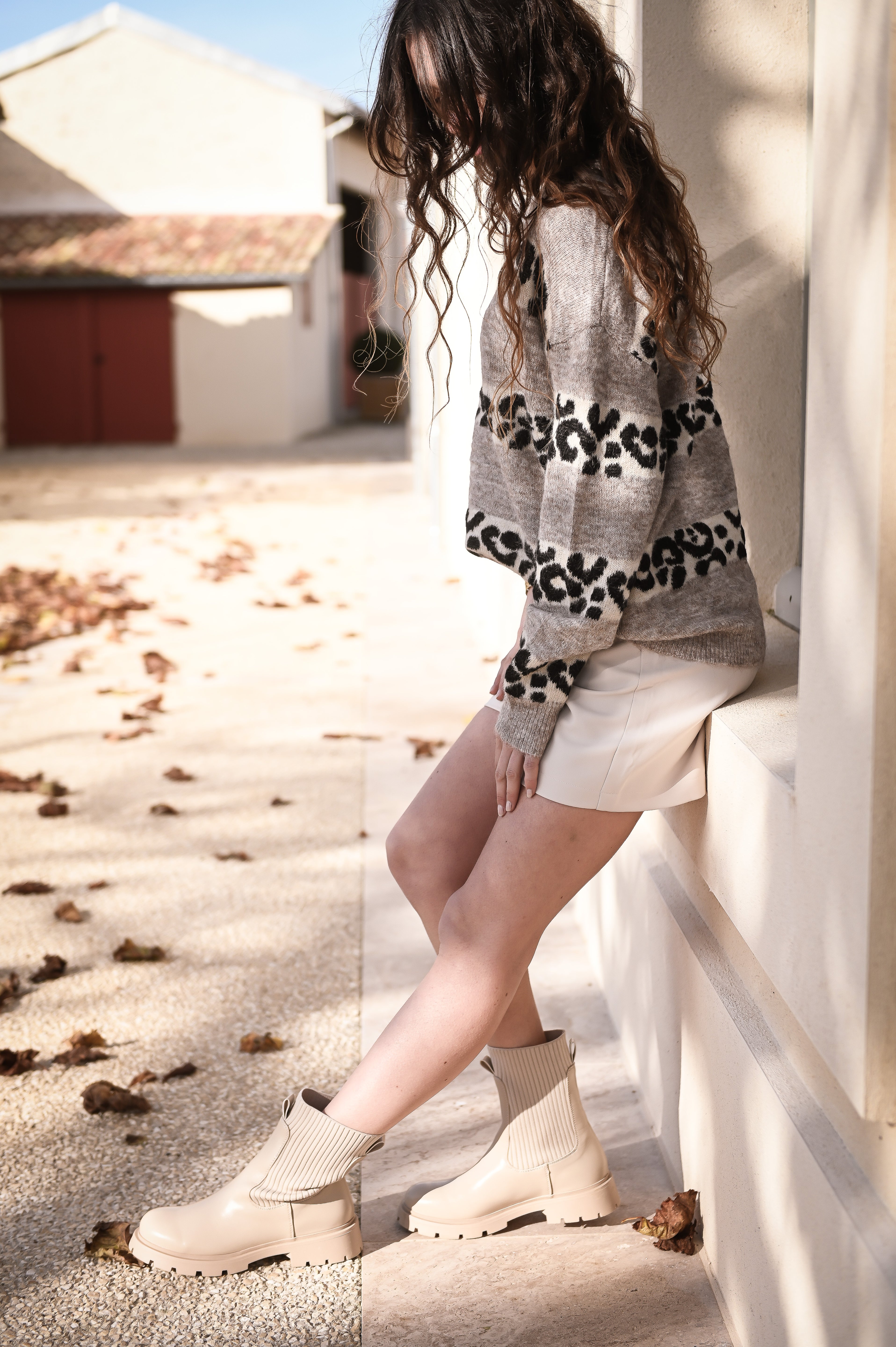 Pull taupe rayé léopard