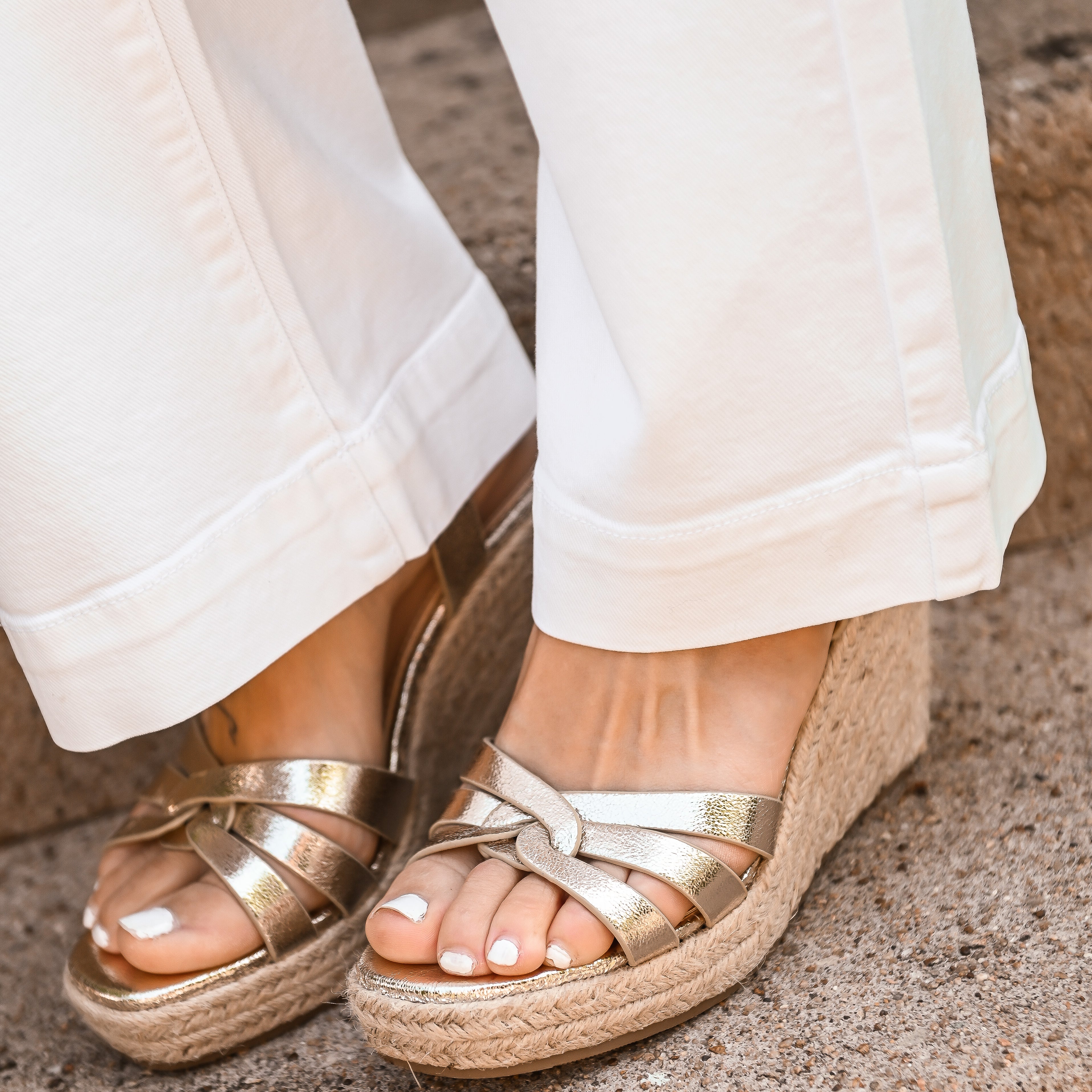 Sandales compensée dorée type espadrille la boutique de lydie