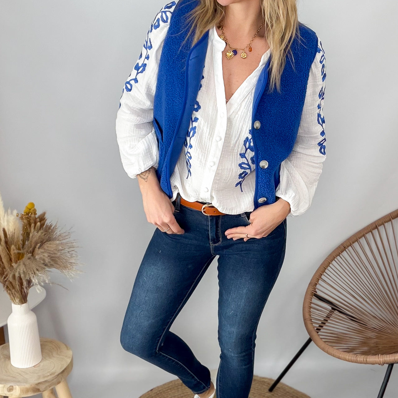 Gilet Sans Manches en Laine Bouclée – Bleu Roi la boutique de lydie