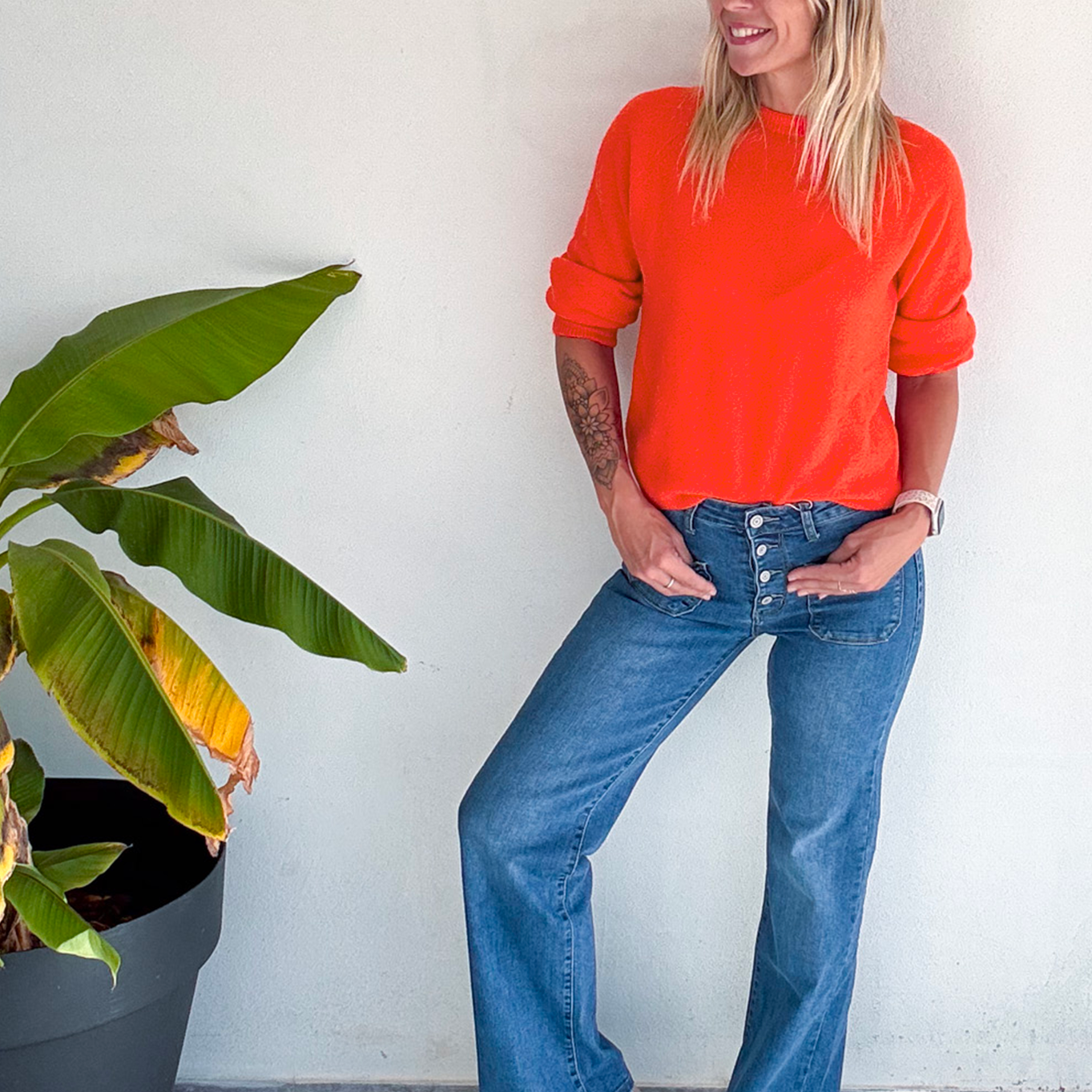 Pull orange, col rond, matière douce la boutique de lydie