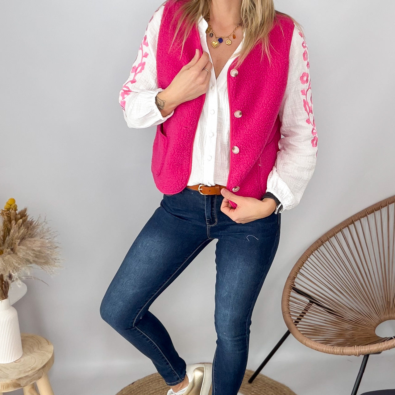 Gilet Sans Manches en Laine Bouclée – Rose Fuchsia la boutique de lydie