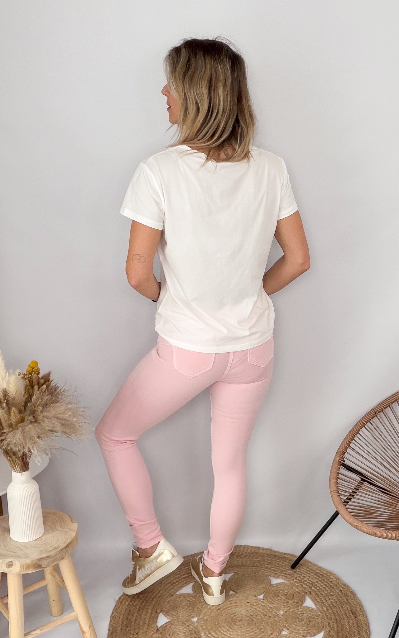 T-shirt blanc brodé "Smile" rose