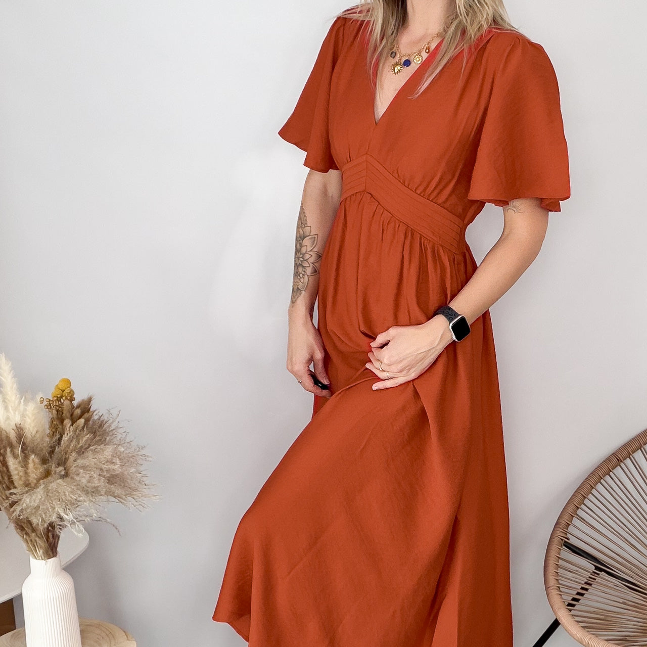 Robe longue fluide terracotta au style bohème chic