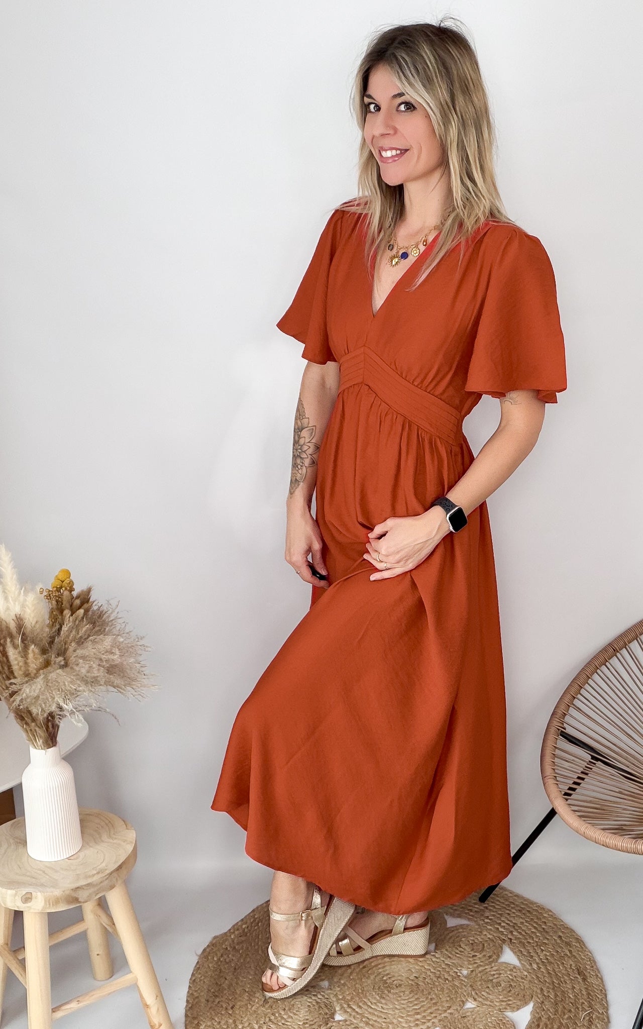 Robe longue fluide terracotta au style bohème chic