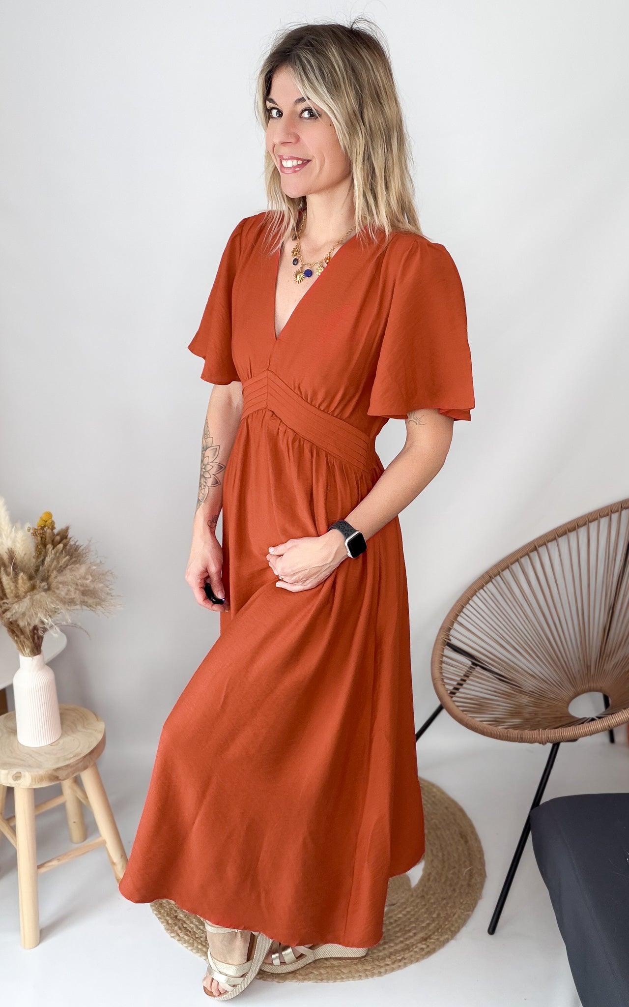 Robe longue fluide terracotta au style bohème chic