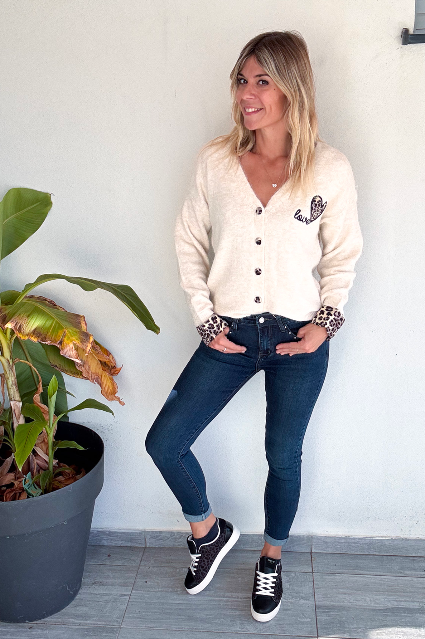 Gilet beige et léopard, broderie coeur la boutique de lydie