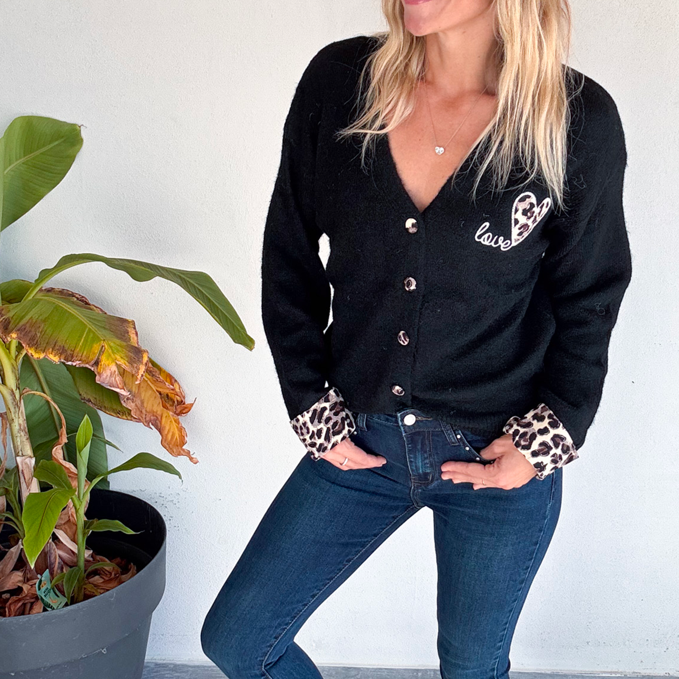 Gilet noir et léopard, broderie coeur