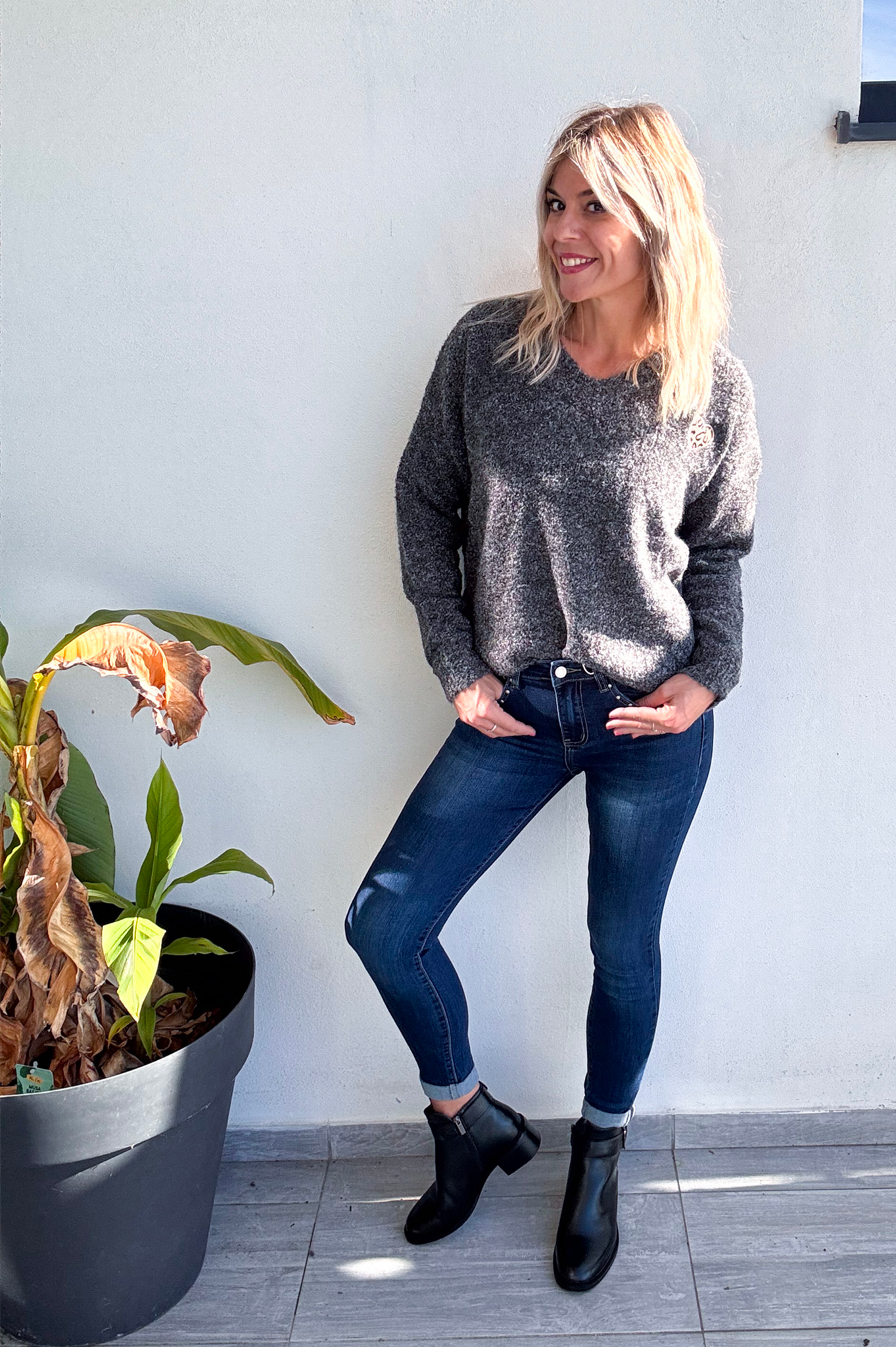 Pull gris foncé coeur leo