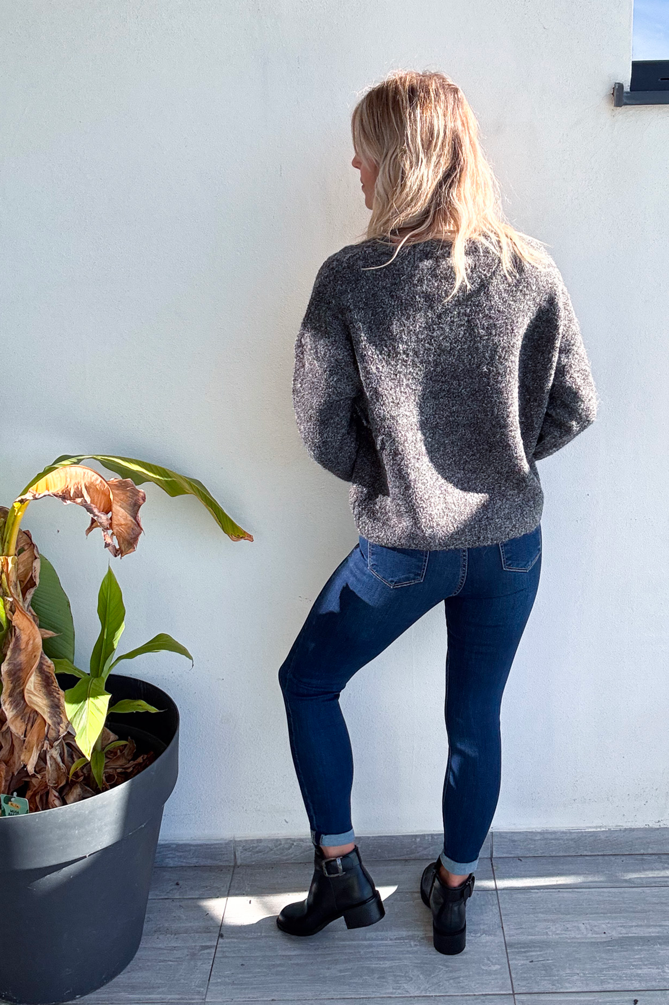 Pull gris foncé coeur leo